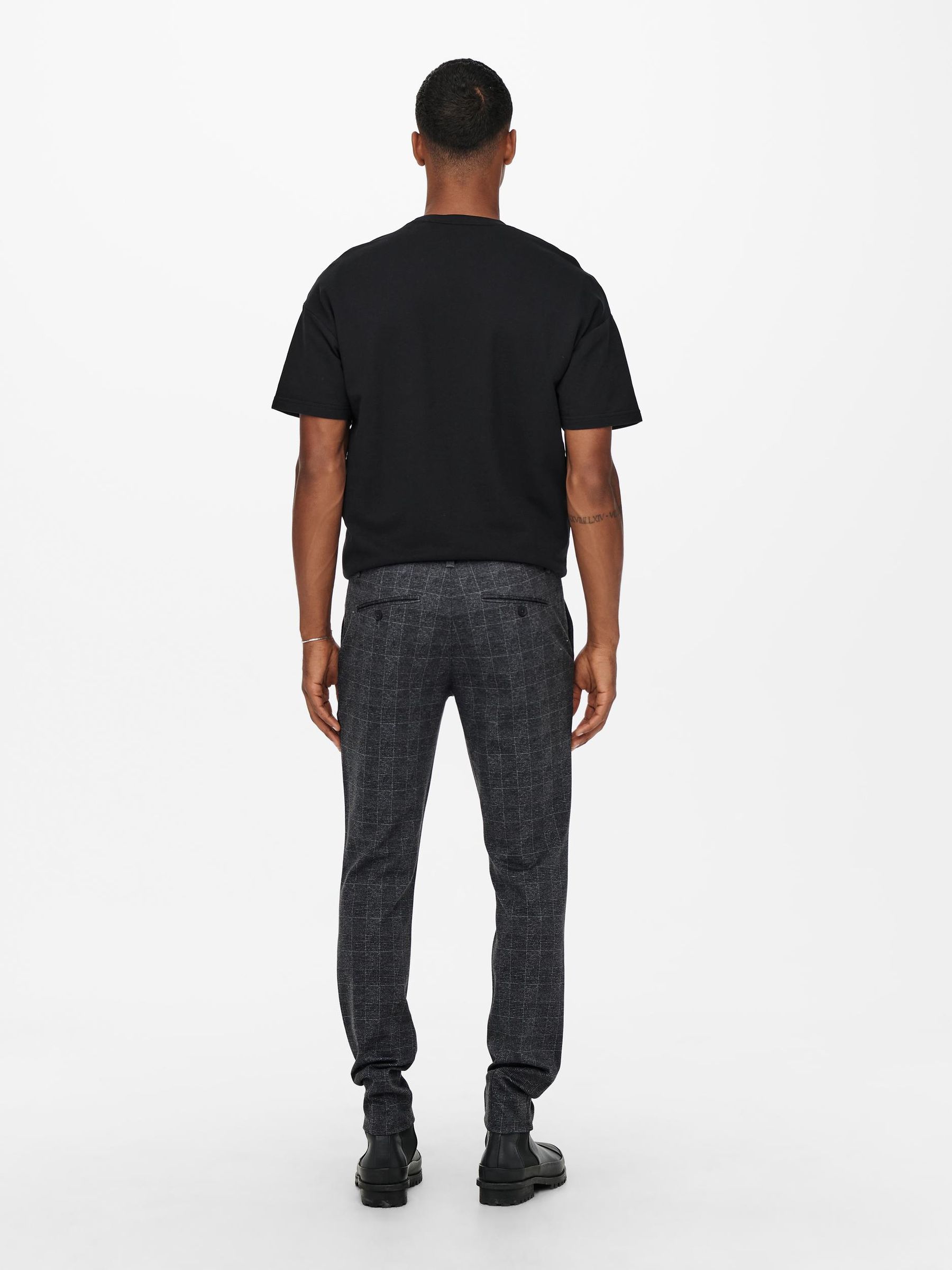 ONLY&SONS_Noos2023_3604478_22019887_4.jpg Elegante Chino Stoffhose Kariert