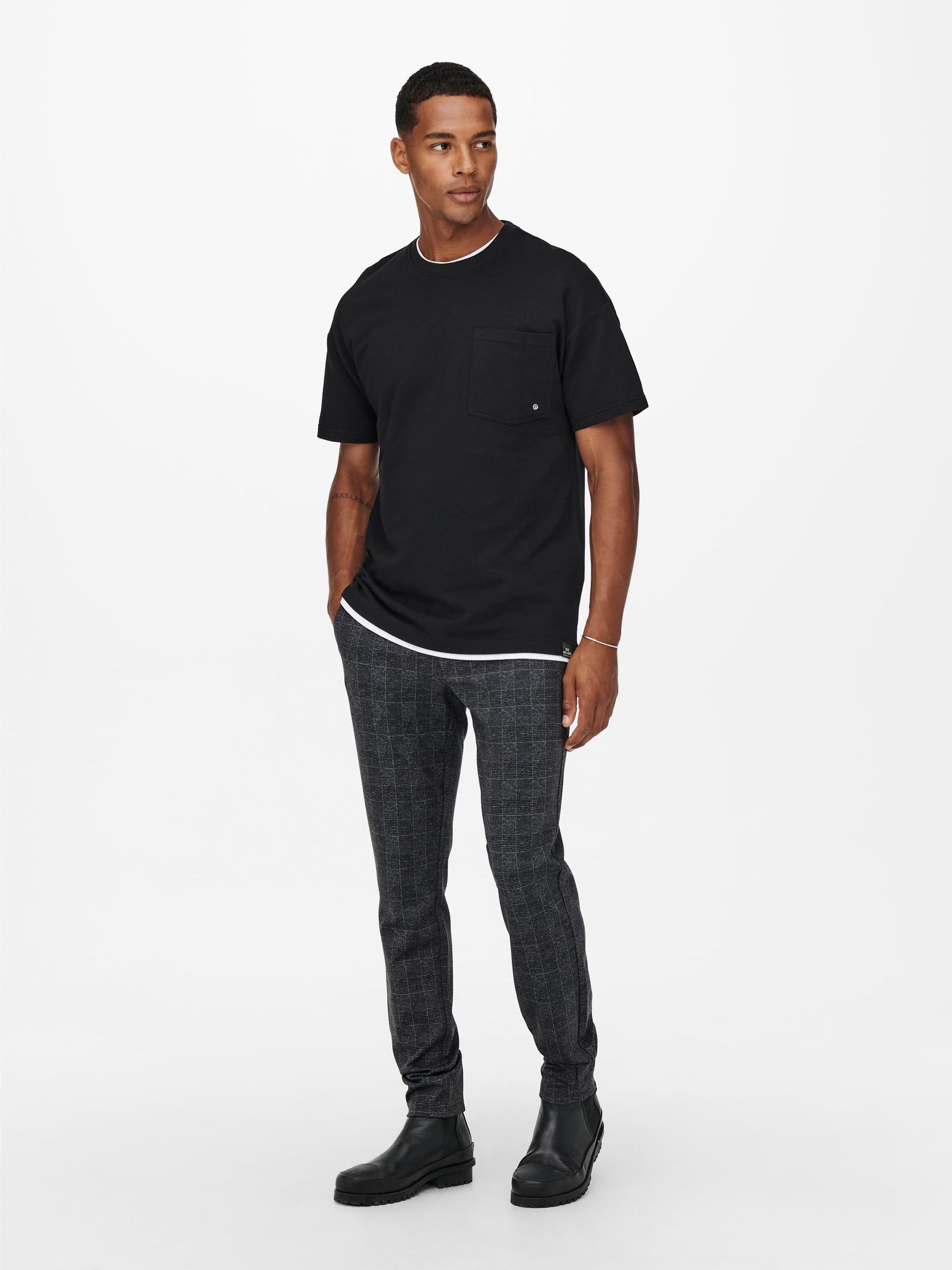 ONLY&SONS_Noos2023_3604478_22019887_5.jpg Elegante Chino Stoffhose Kariert