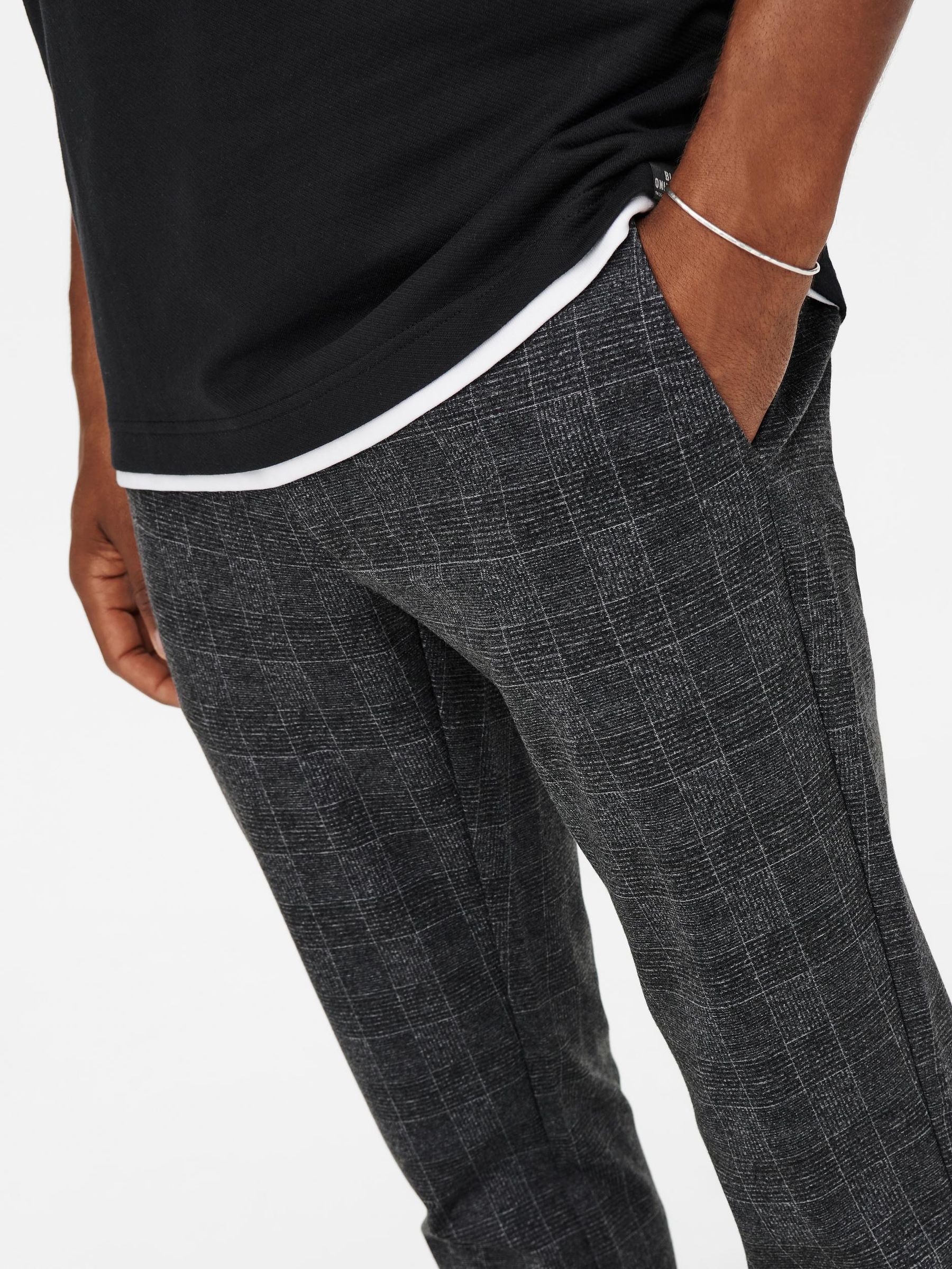 ONLY&SONS_Noos2023_3604478_22019887_6.jpg Elegante Chino Stoffhose Kariert