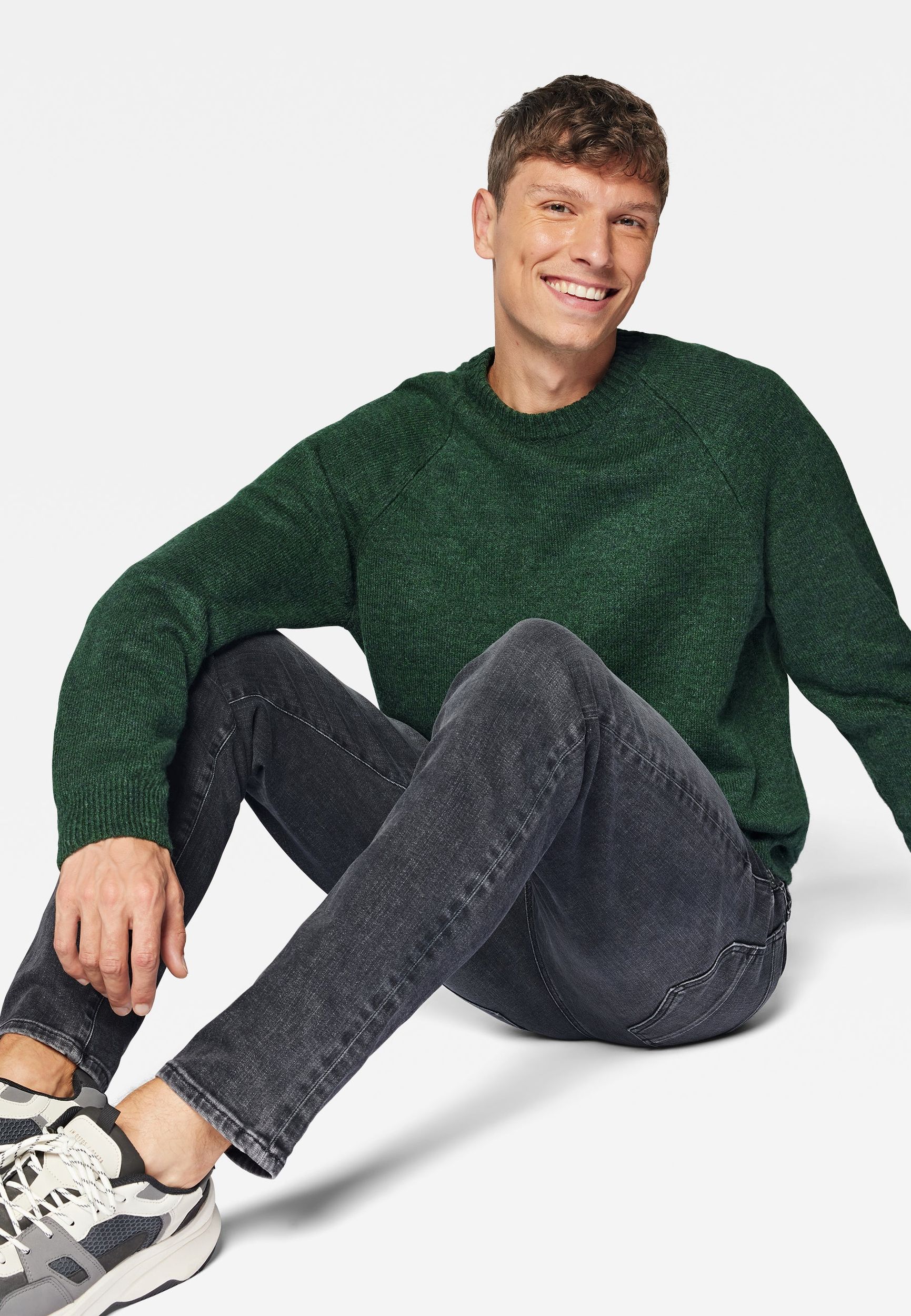 Weicher Strickpullover mit Rundhalsausschnitt Weicher Strickpullover mit Rundhalsausschnitt