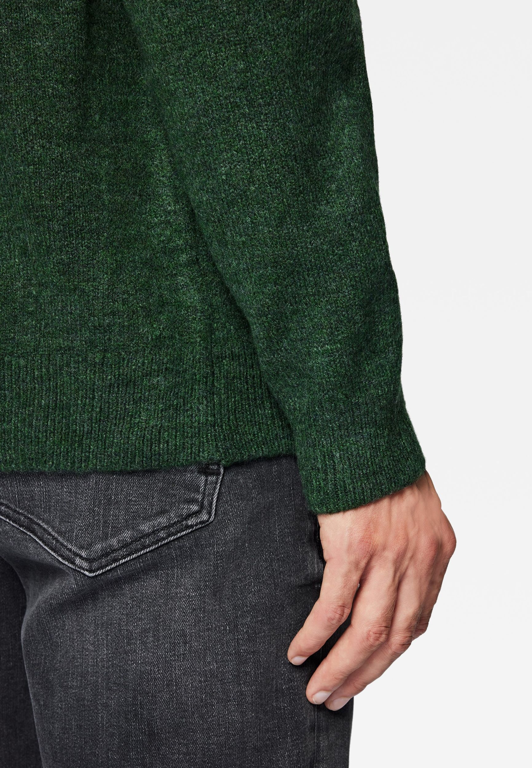 Weicher Strickpullover mit Rundhalsausschnitt Weicher Strickpullover mit Rundhalsausschnitt