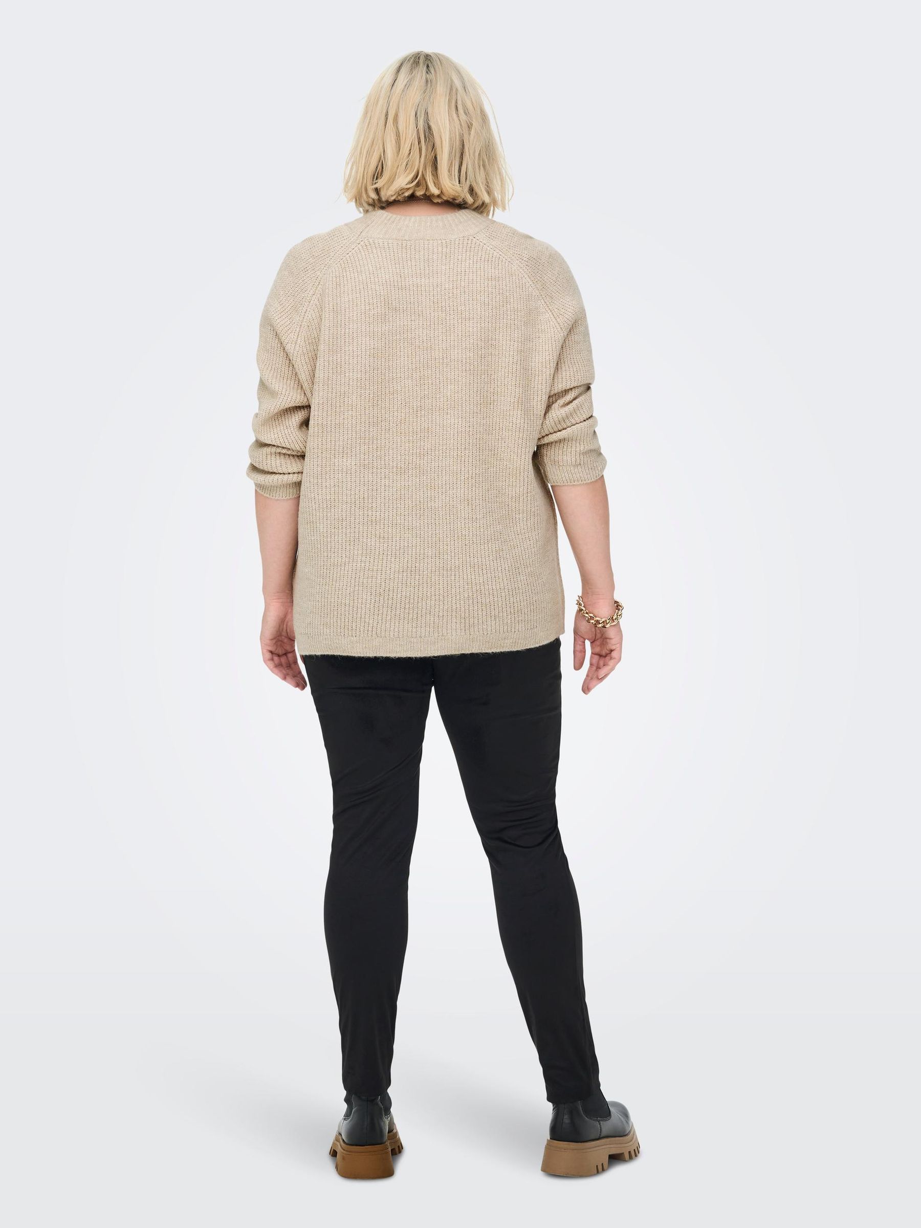 ONLY-CARMAKO_Noos2023_4118346_15283136_4.jpg Plus Size Pullover Grobstrick Sweater CARJADE