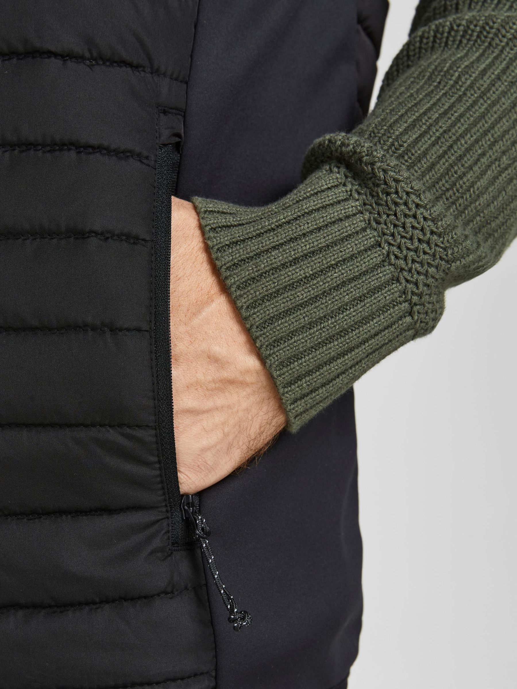 JACK&JONES_Noos2023_3774145_12200684_2.jpg Stepp Weste JJEMULTI