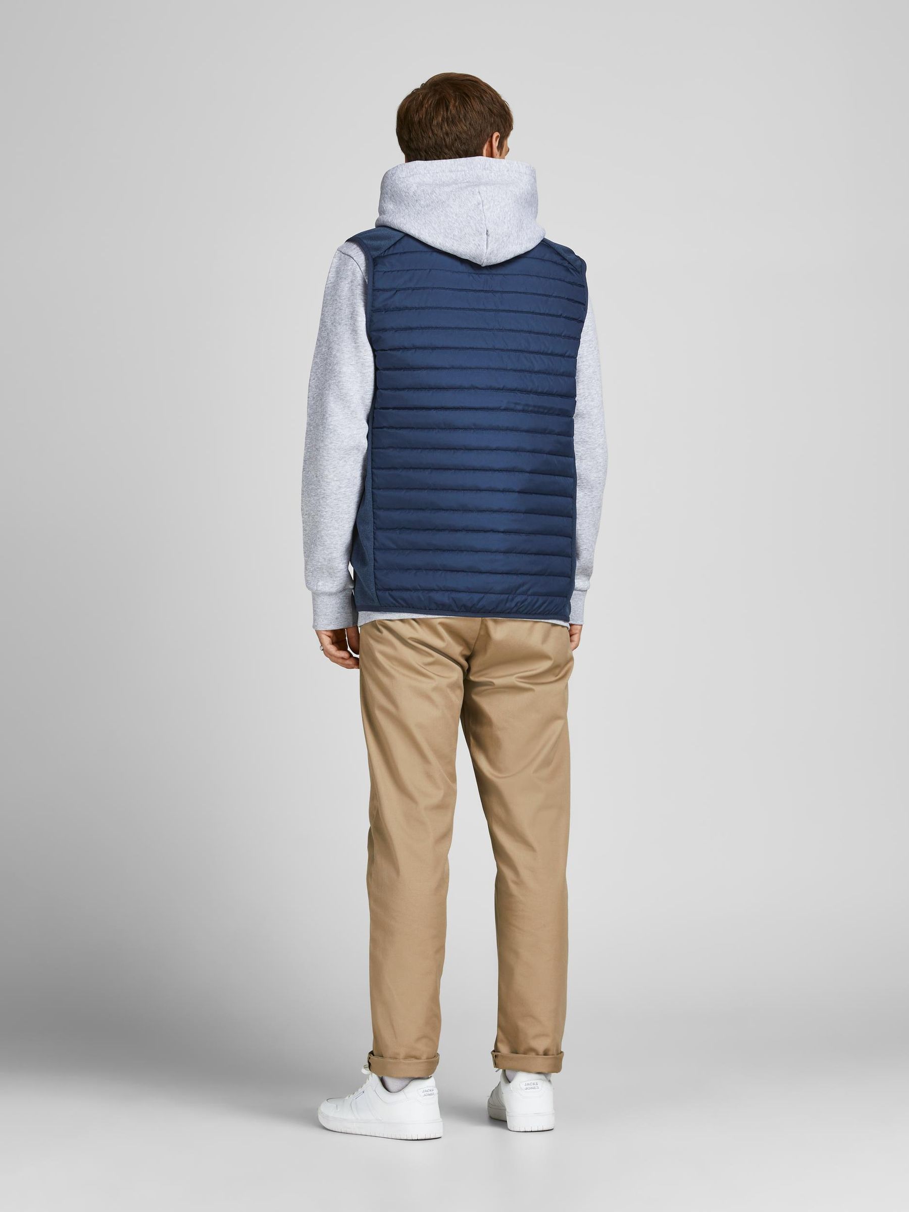 JACK&JONES_Noos2023_3774147_12200684_3.jpg Stepp Weste JJEMULTI