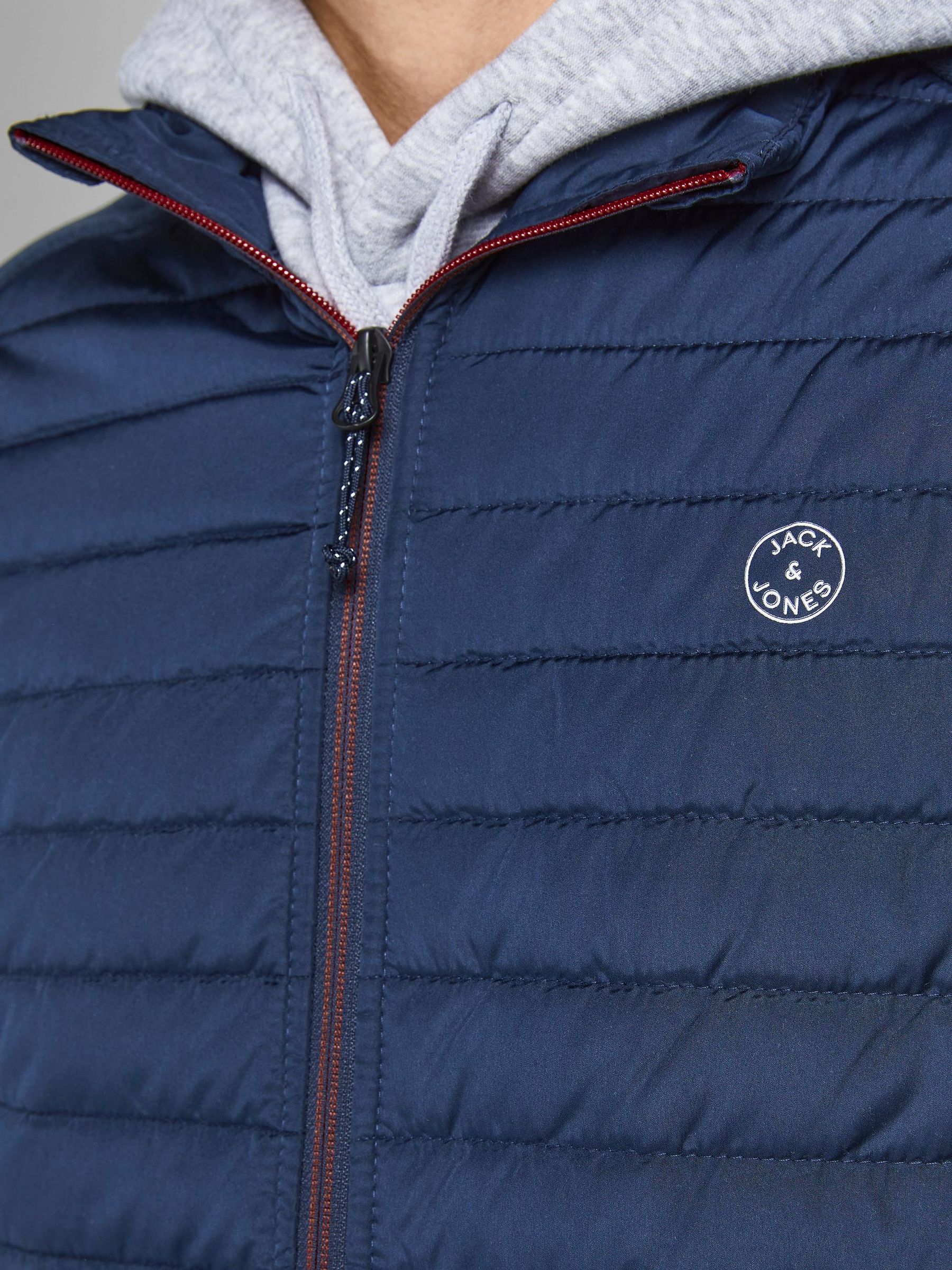 JACK&JONES_Noos2023_3774147_12200684_5.jpg Stepp Weste JJEMULTI