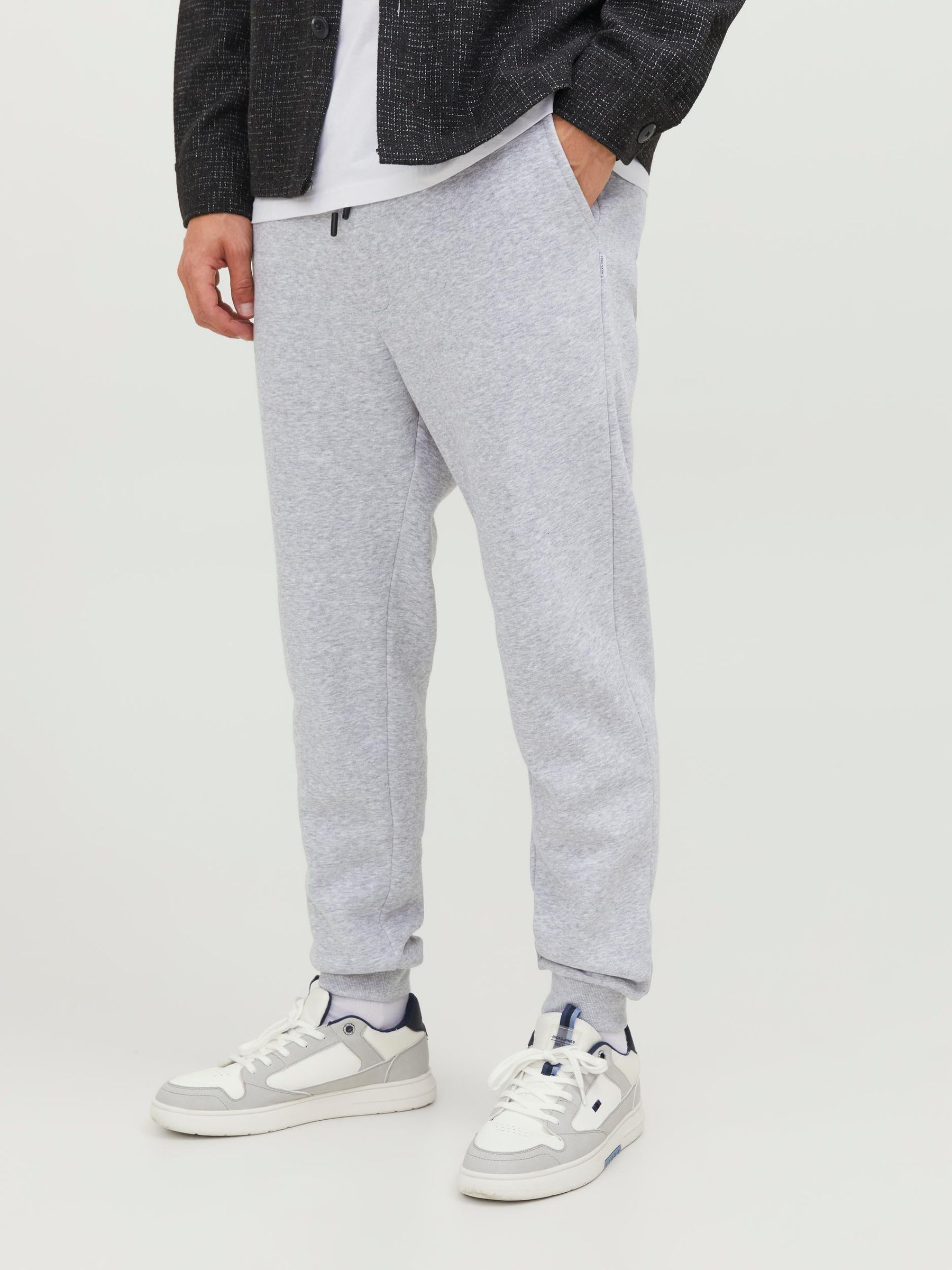 Jack & Jones JACK & JONES Jogginghose Basic Relaxed Fit JPSTGORDON – Grau, Bild 2
