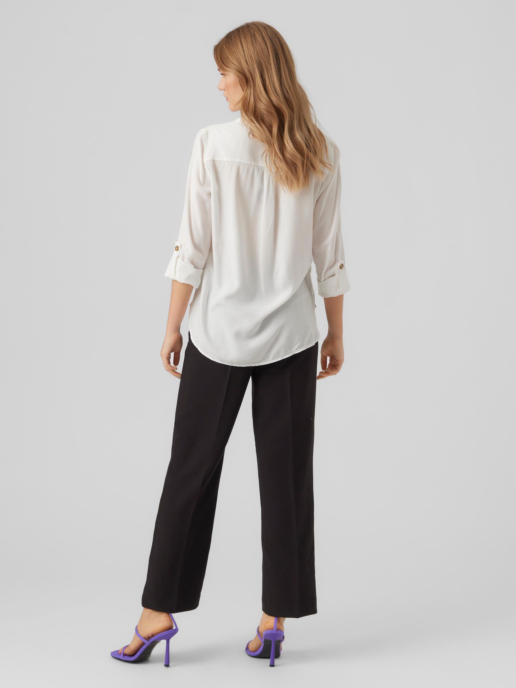 VERO-MODA_FallWinter0_4035375_10275283_2.jpg Hemd Bluse Leger mit Brusttaschen Regular 3/4 Arm Stretch Oberteil
