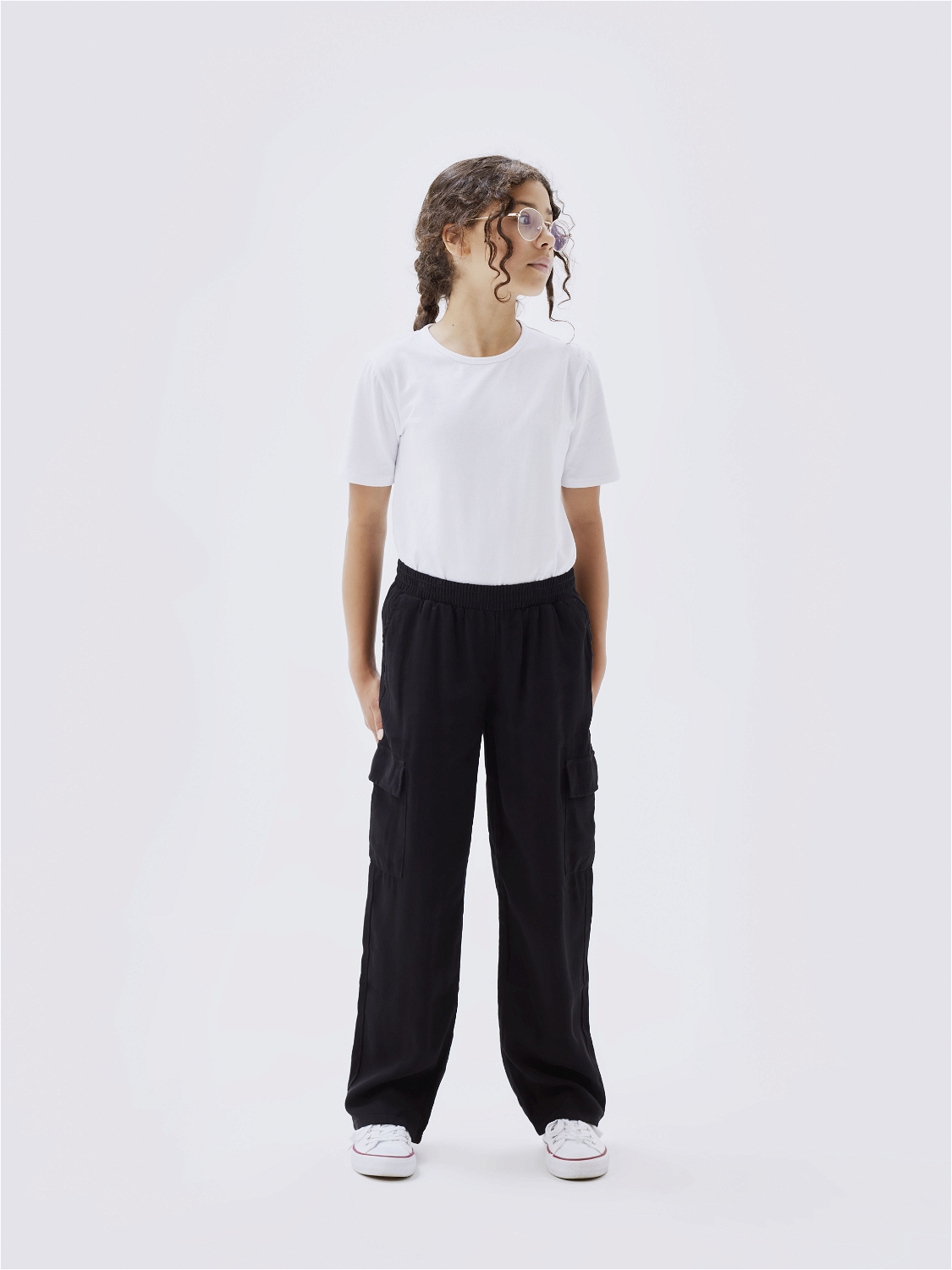 NAME-IT_NOOS2024_4278409_13218228_5.jpg Bequeme Mädchen Cargo Hose Stretch Denim Baggy Pants NKFBELLA