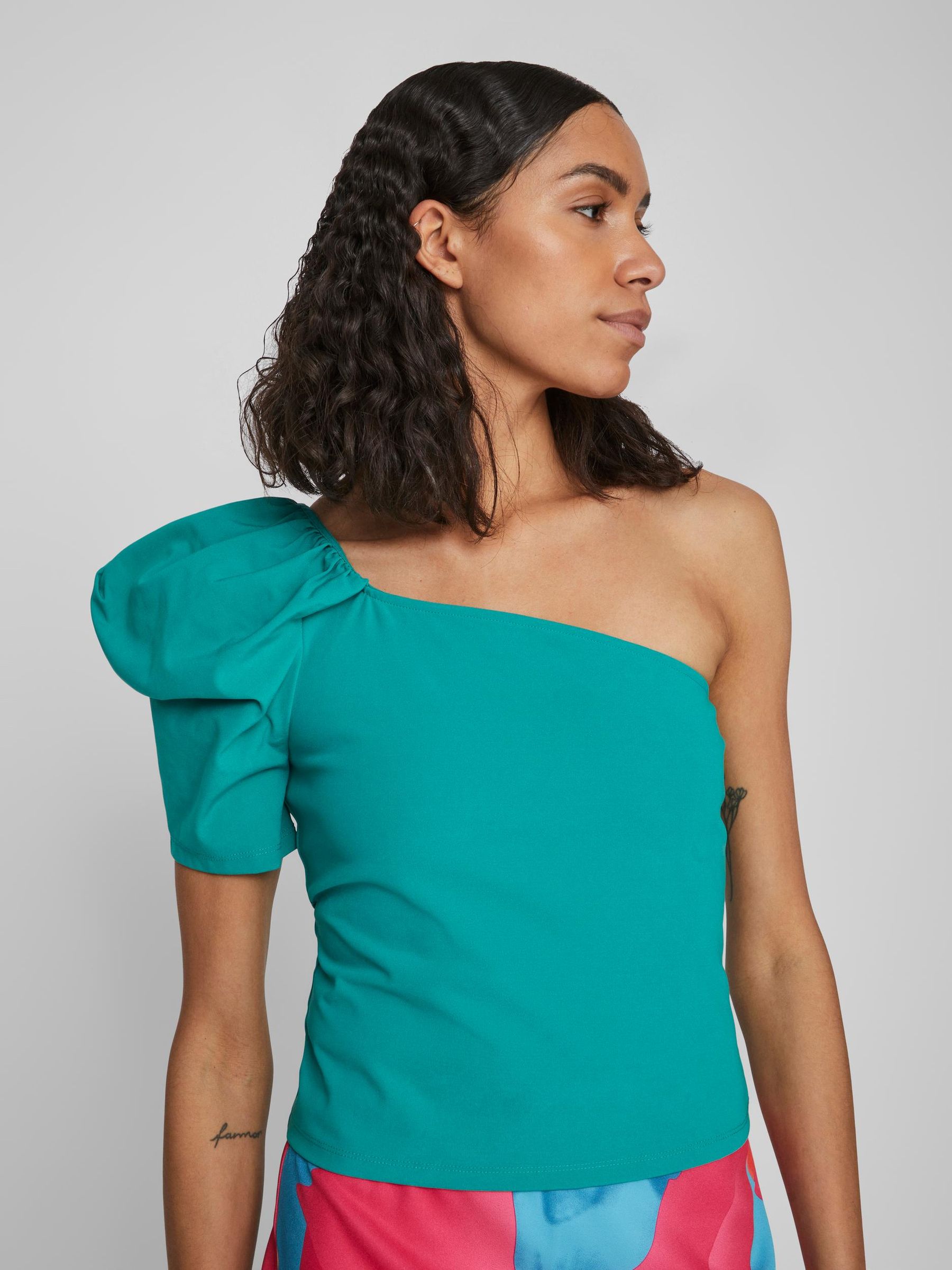 Elegantes Shirt Top Schulterfreier Ausschnitt Ballon Ärmeln Design Bluse Elegantes Shirt Top Schulterfreier Ausschnitt Ballon Ärmeln Design Bluse