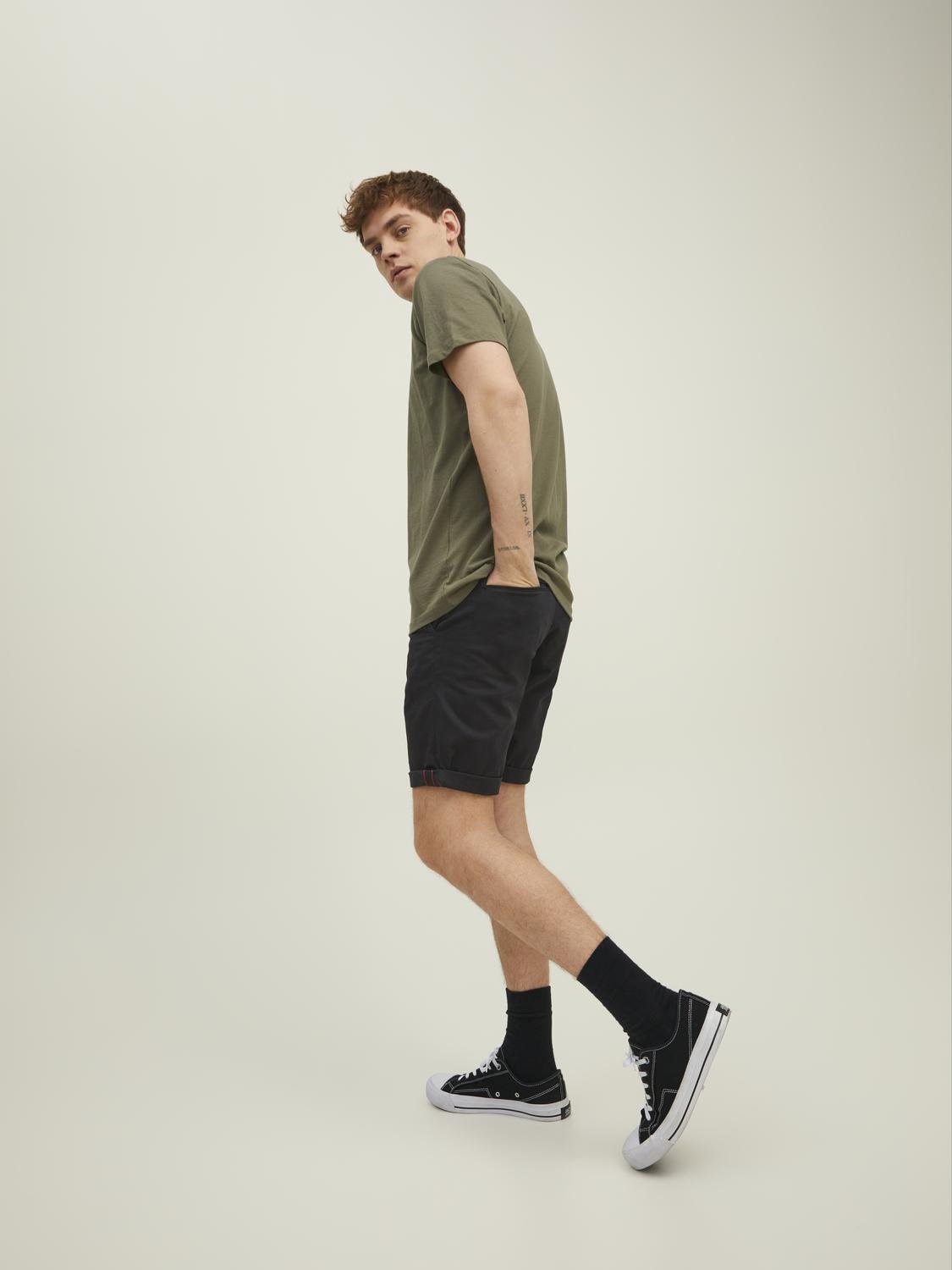 JACK&JONES_SpringSummer2020_3236234_12165604_8.jpg Herren Shorts Mid Waist Chino Midi Bermuda Pants