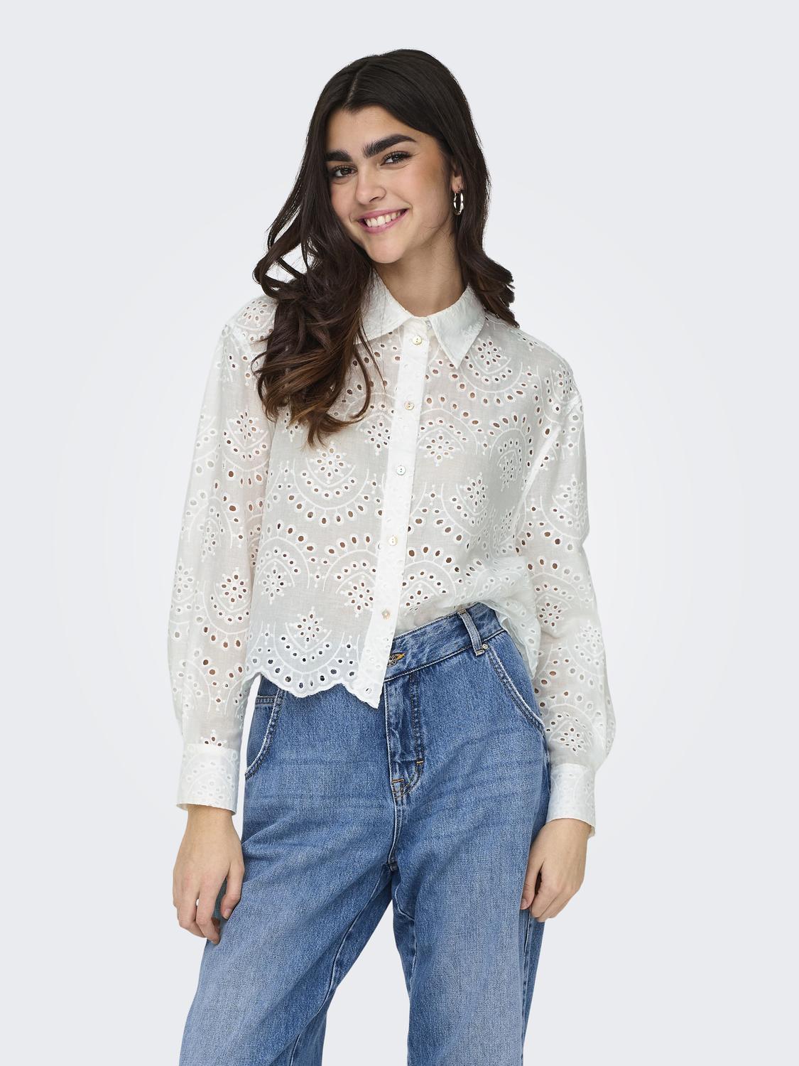 ONLY_SpringSummer2024_3996101_15269568_3.jpg Bluse lockeres Muschelsaum Hemd