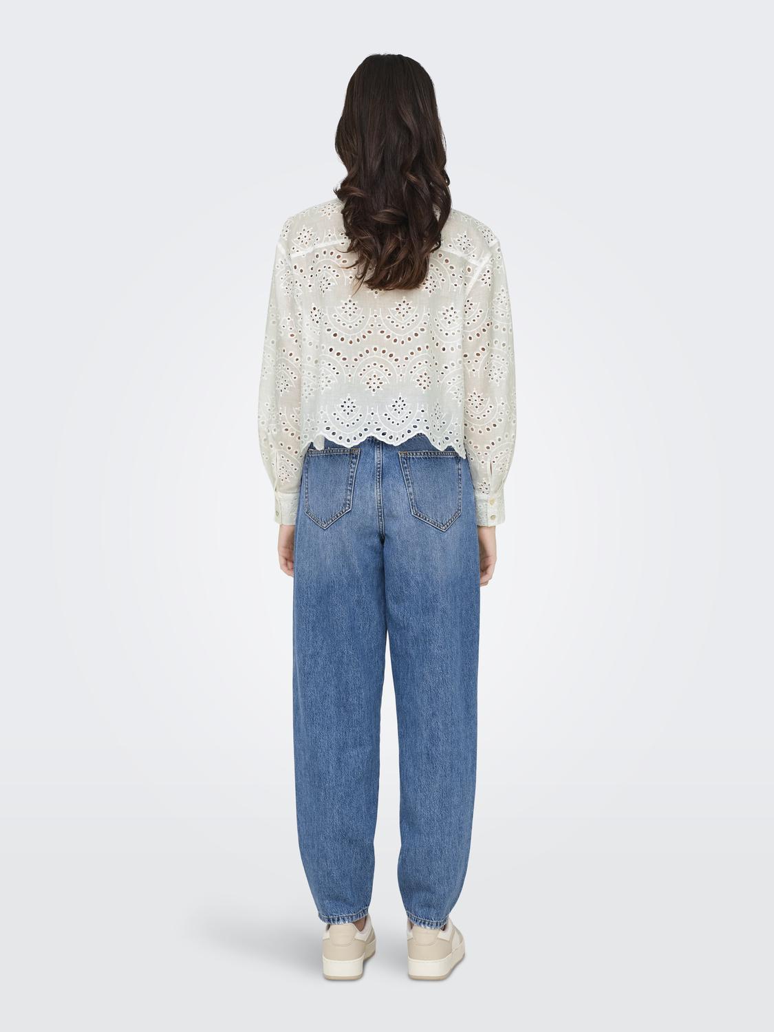 ONLY_SpringSummer2024_3996101_15269568_5.jpg Bluse lockeres Muschelsaum Hemd