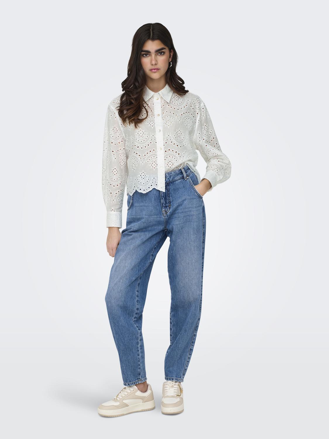 ONLY_SpringSummer2024_3996101_15269568_6.jpg Bluse lockeres Muschelsaum Hemd