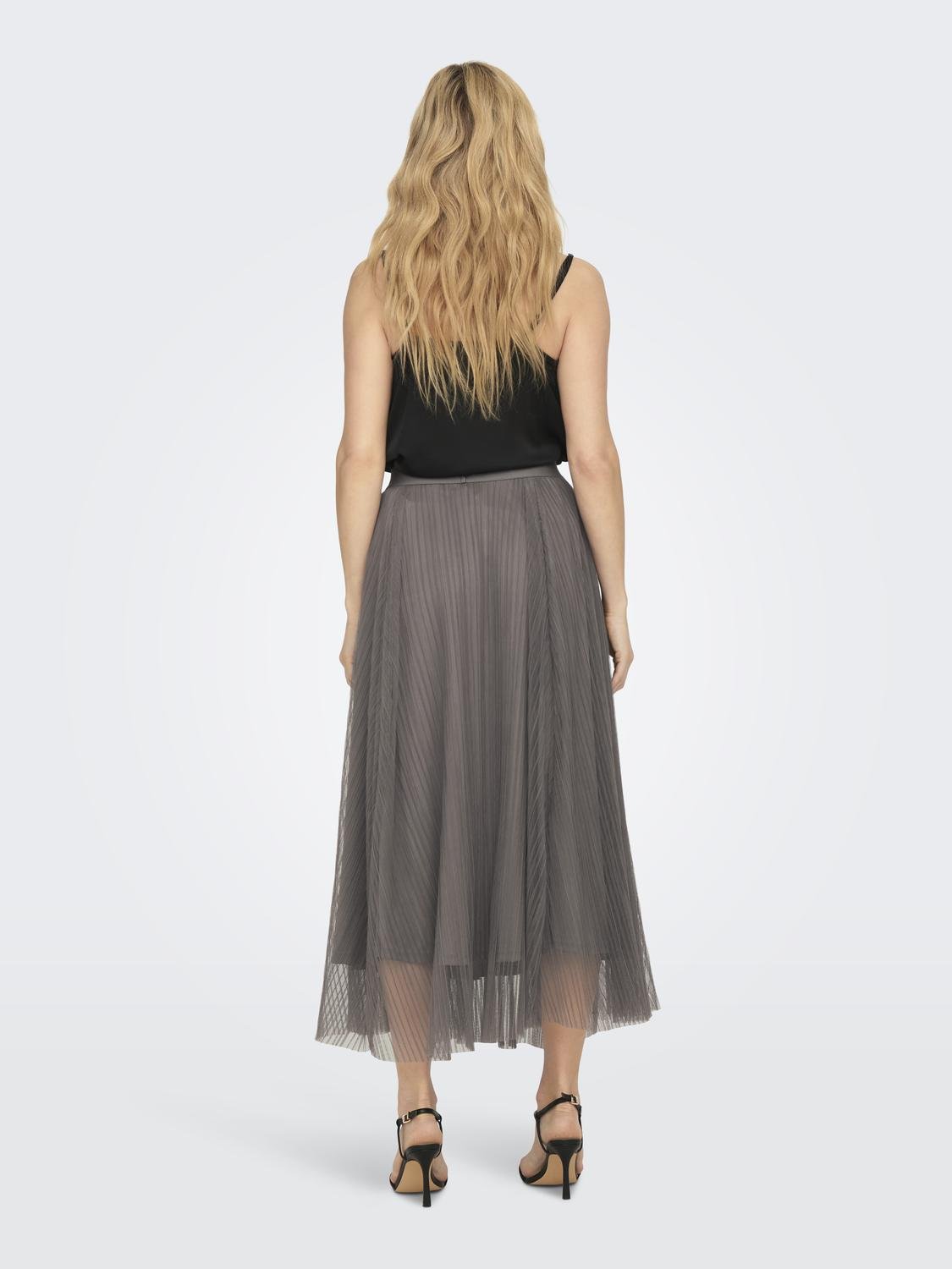 ONLY_FallWinter2023_3758326_15214303_6.jpg Feiner Maxi Rock Plissee Design Stilvoll und bequem