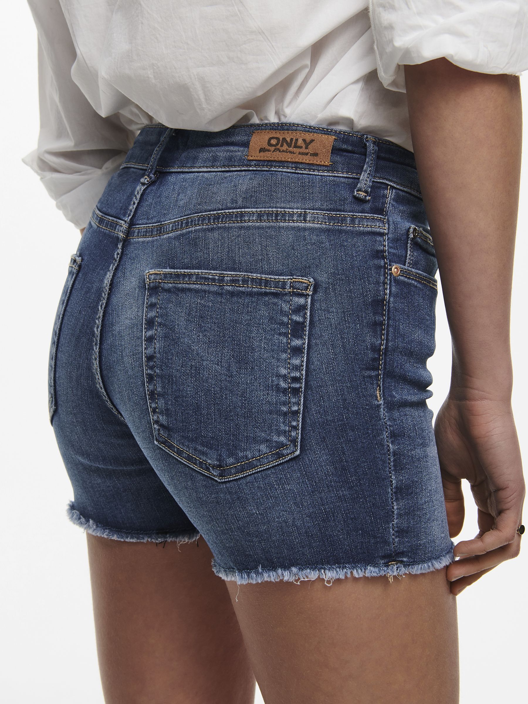 ONLY_NOOS2020_dark-blue-denim_15196303_6.jpg Shorts kurze Denim Jeans Shorts Knopf und Reißverschluss