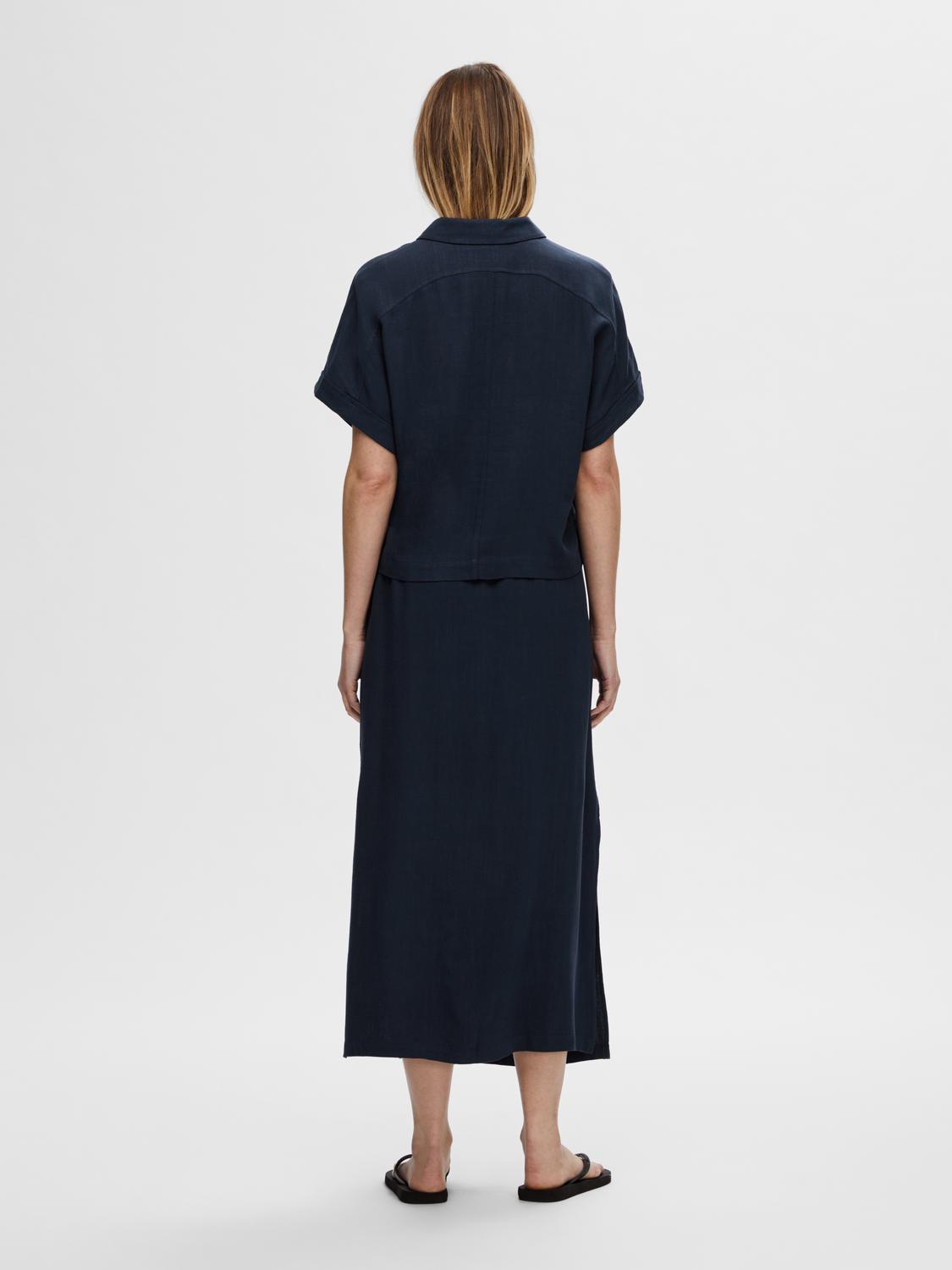 SELECTED-FEM_NOOS2025_4482987_16093937_6.jpg Bluse elegant Knopfleiste Hemdkragen Kurzarm