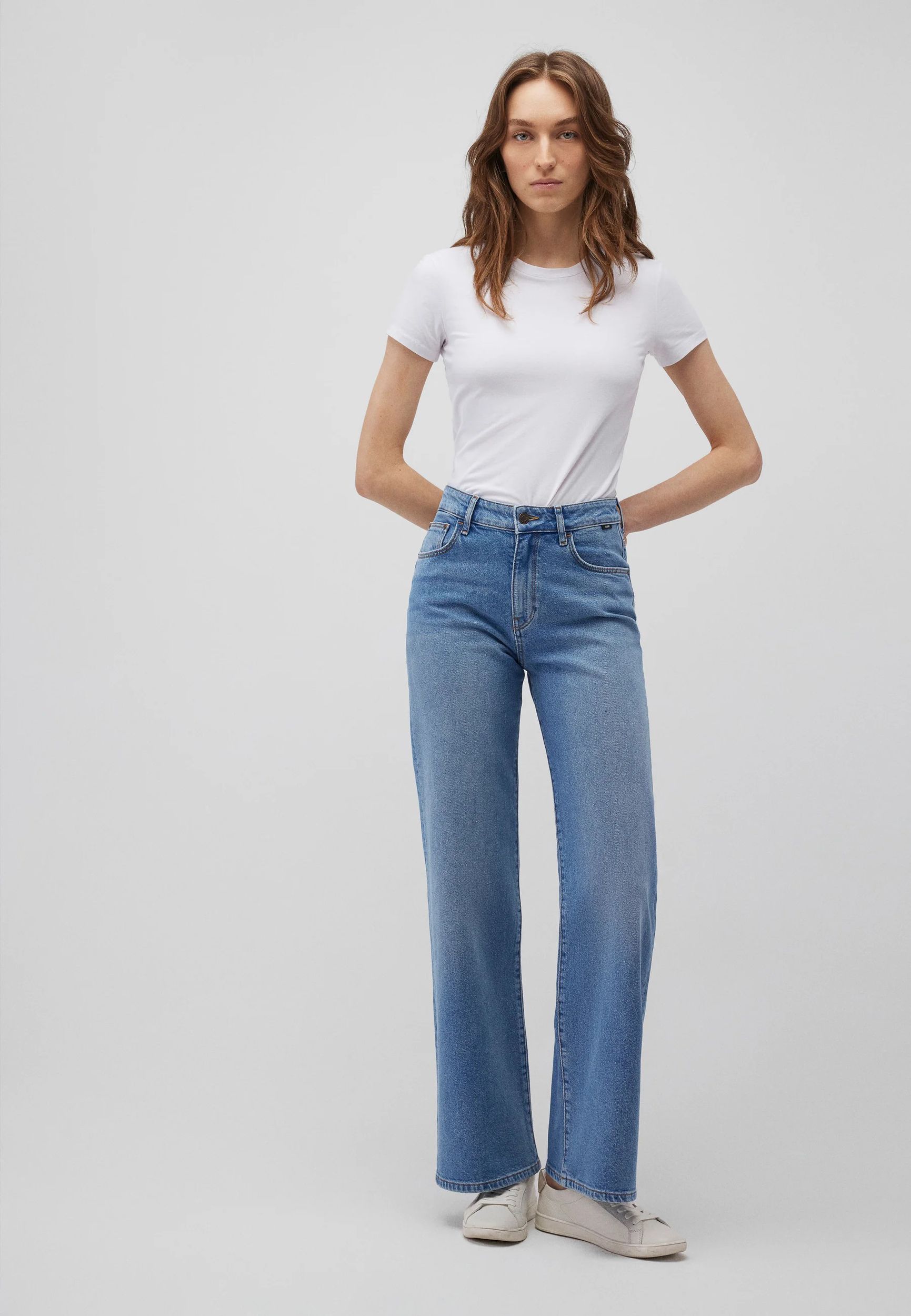 Jeans Loose Fit High-Rise Wide Leg 5-Pocket Malibu Jeans Loose Fit High-Rise Wide Leg 5-Pocket Malibu