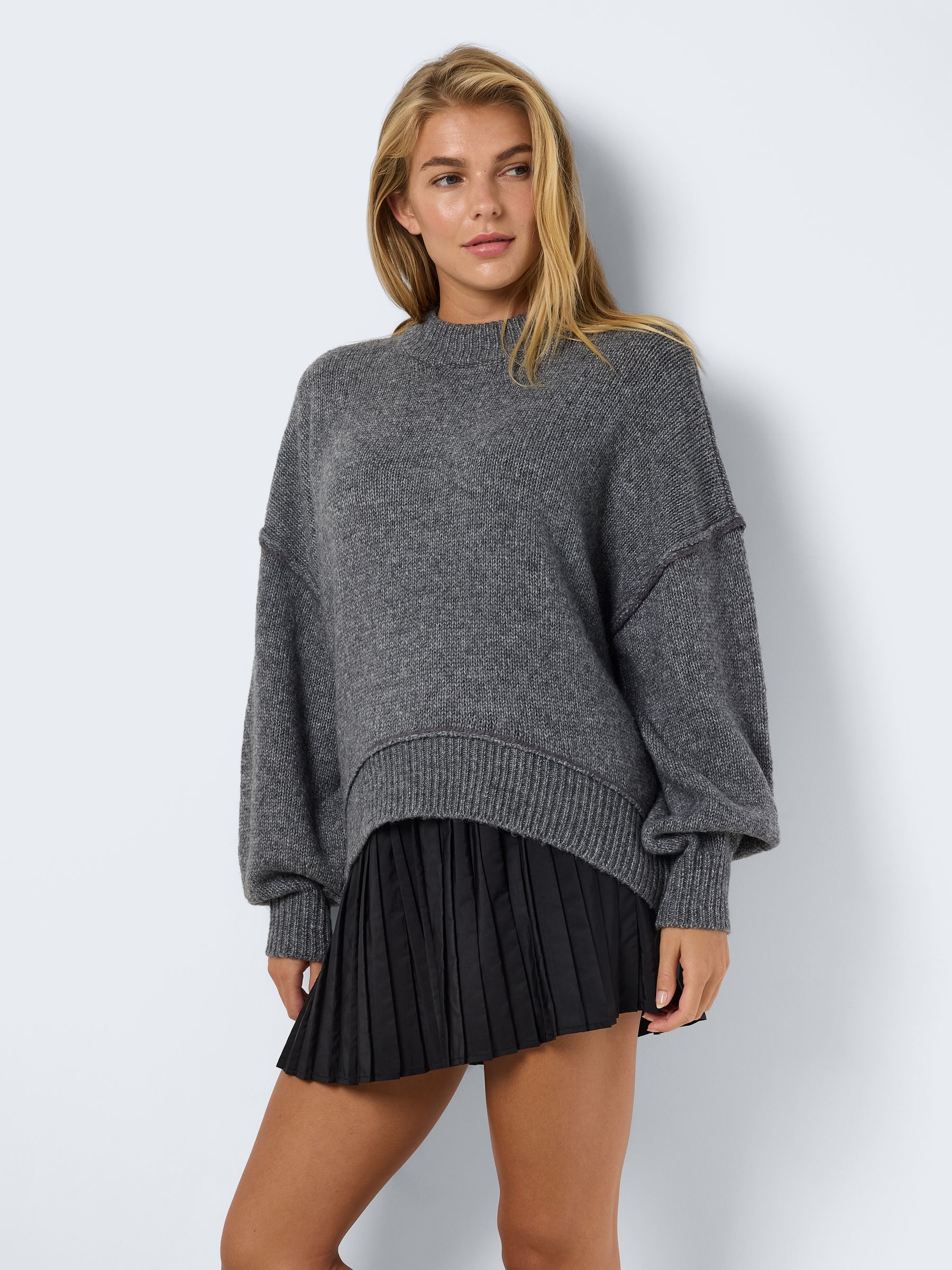 Noisy May Strickpullover Rundhals loose fit – Dunkelgrau, Bild 2