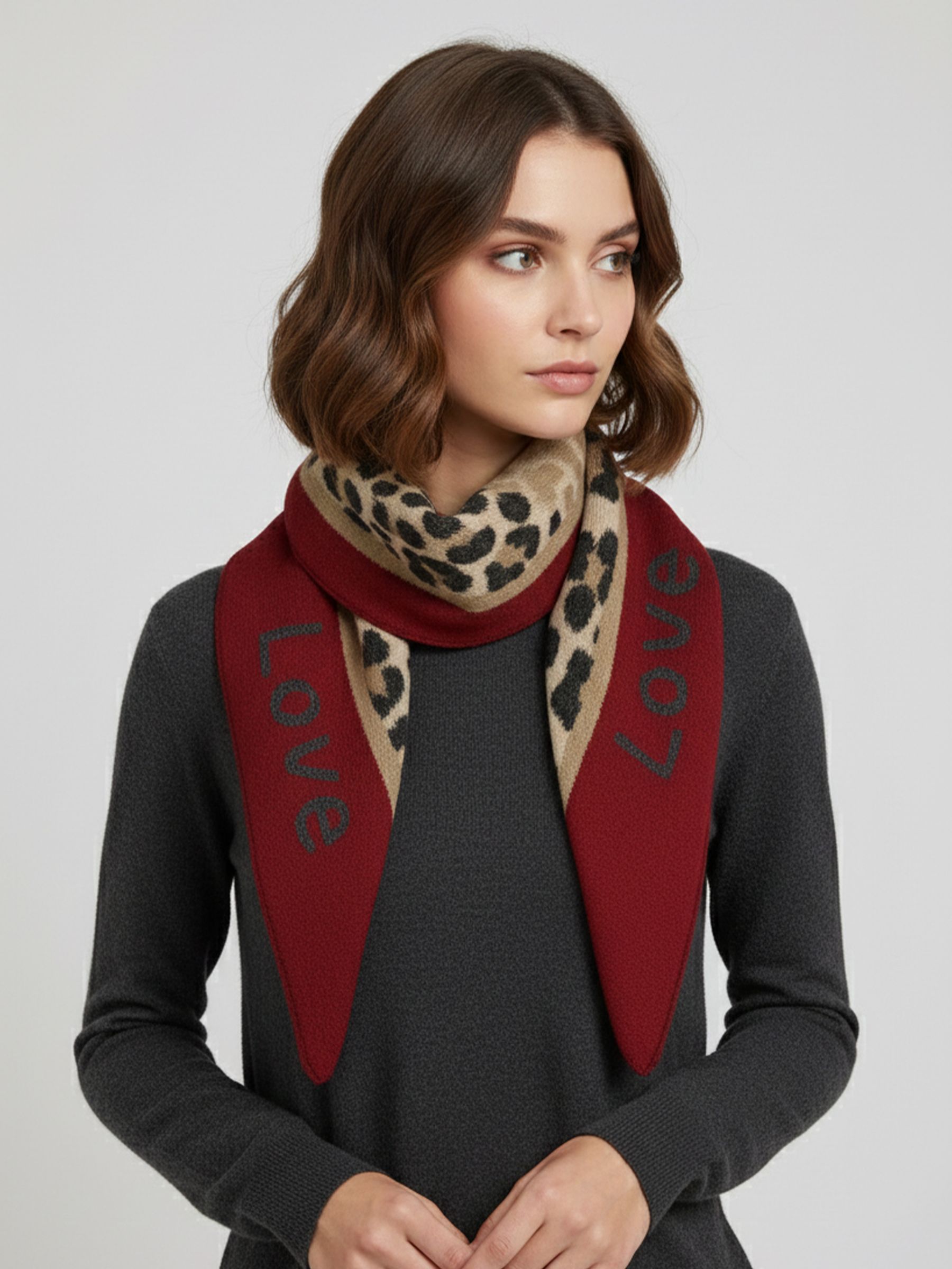 Leopardenmuster Dreieckstuch Animal Love mit cozy Oberfläche Leopardenmuster Dreieckstuch Animal Love mit cozy Oberfläche