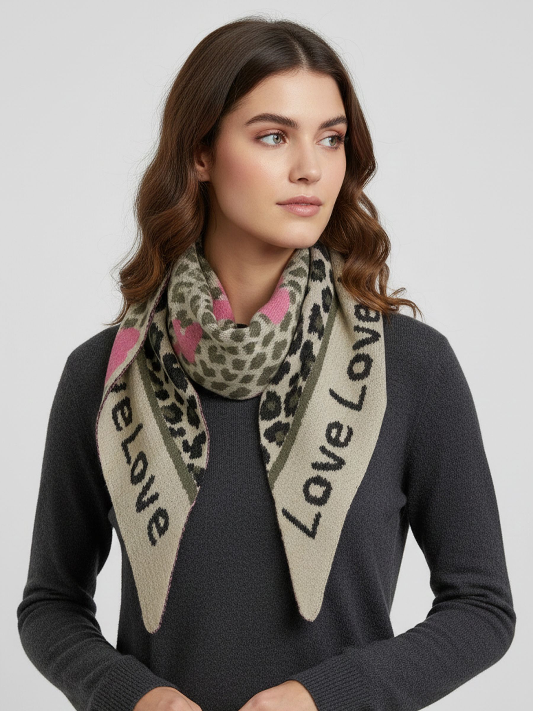 Leopardenmuster Dreieckstuch Animal Love mit cozy Oberfläche Leopardenmuster Dreieckstuch Animal Love mit cozy Oberfläche