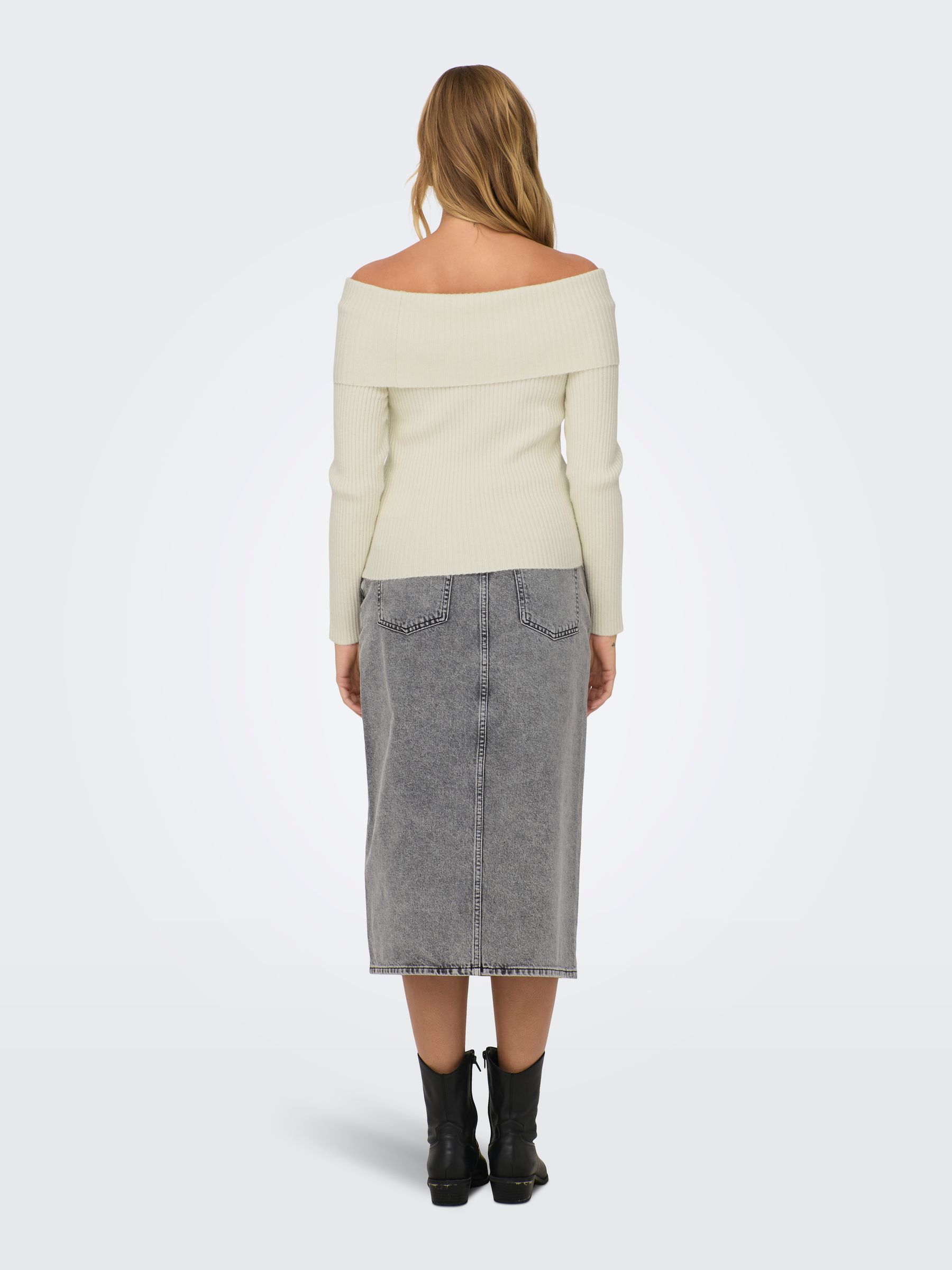 ONLY_FallWinter2024_4387886_15311830_4.jpg Weicher Strickpullover Langarm Schulterfrei