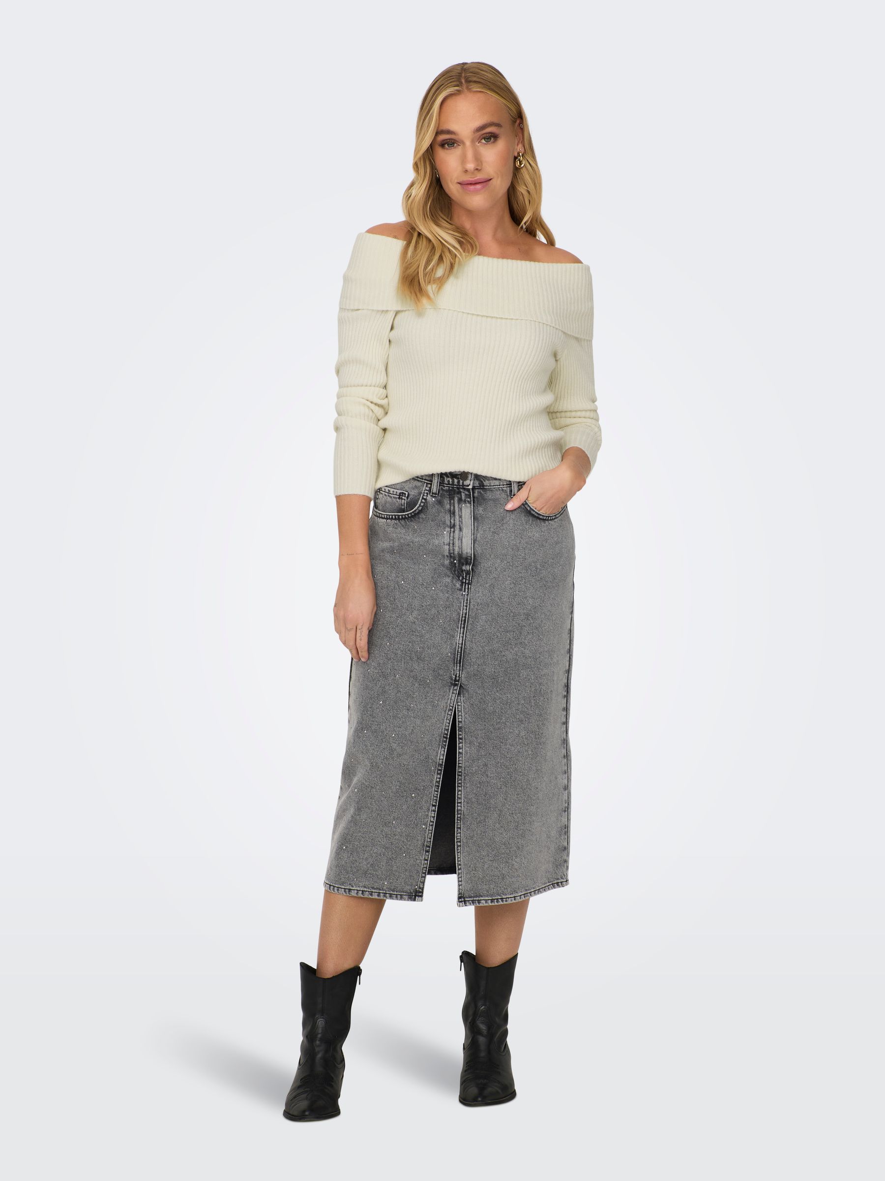 ONLY_FallWinter2024_4387886_15311830_5.jpg Weicher Strickpullover Langarm Schulterfrei
