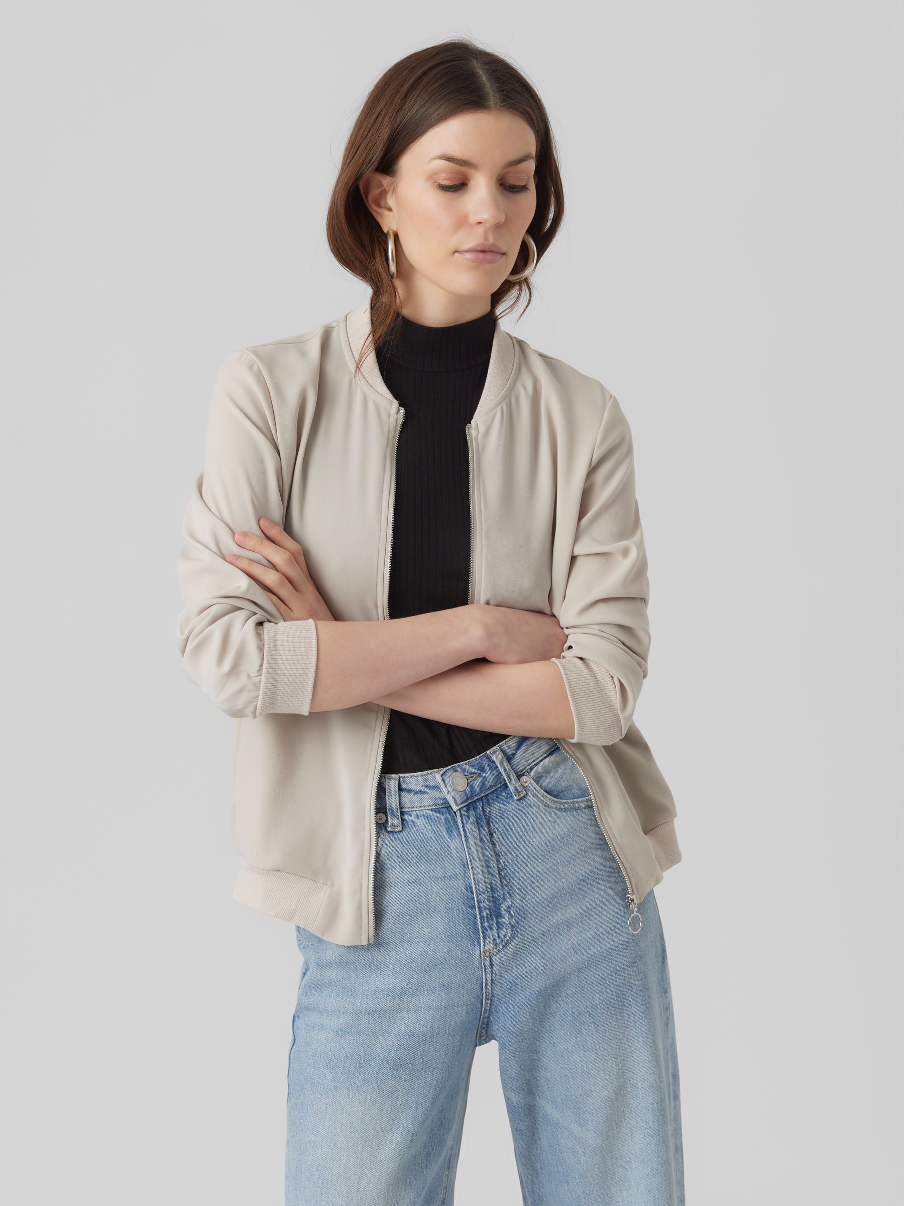 VERO-MODA_FallWinter2020_4295458_10245734_3.jpg Leichte Bomber Jacke für Alltagslook Dünner Blouson