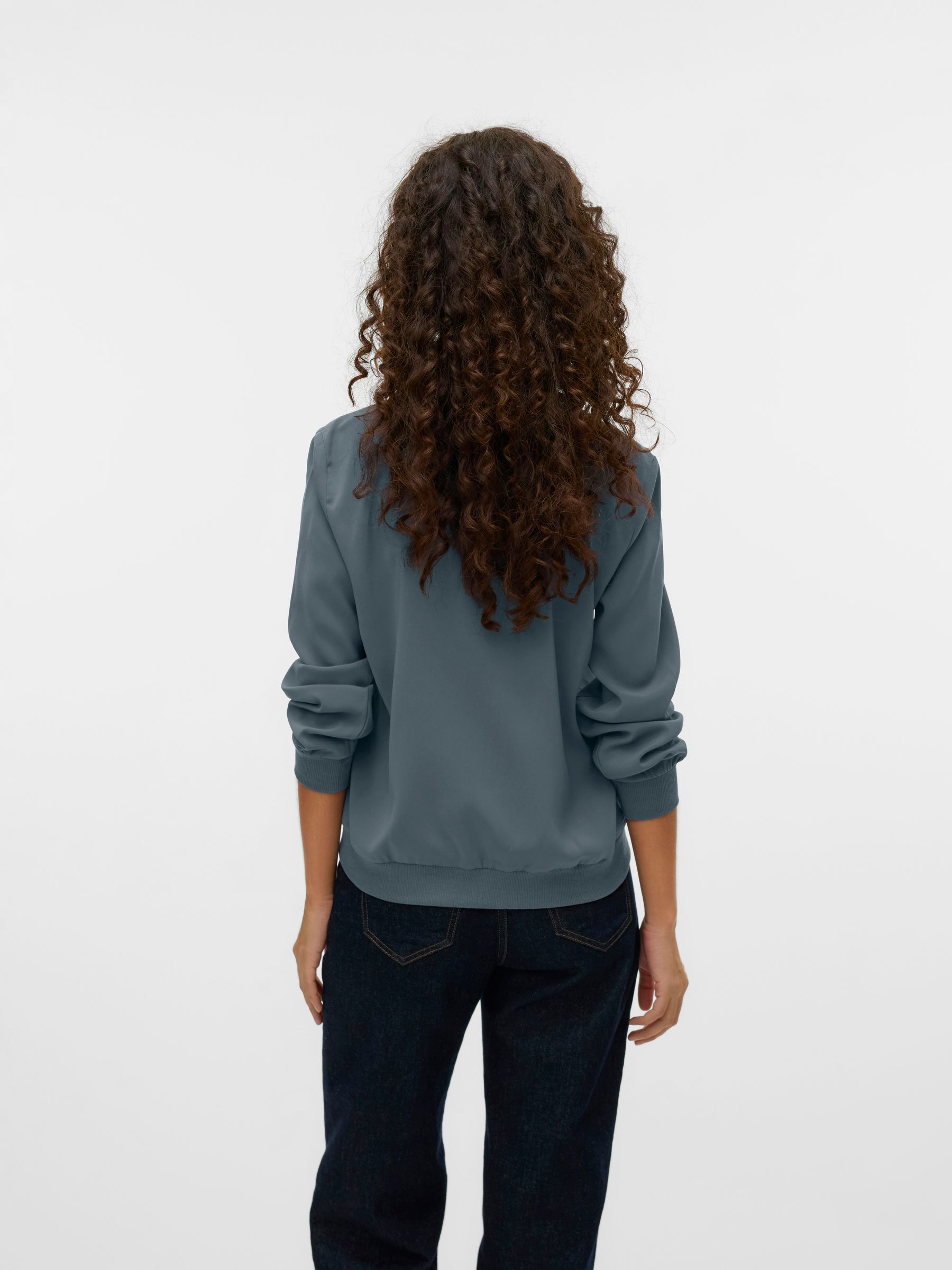 VERO-MODA_FallWinter2020_4841275_10245734_2.jpg Leichte Bomber Jacke für Alltagslook Dünner Blouson