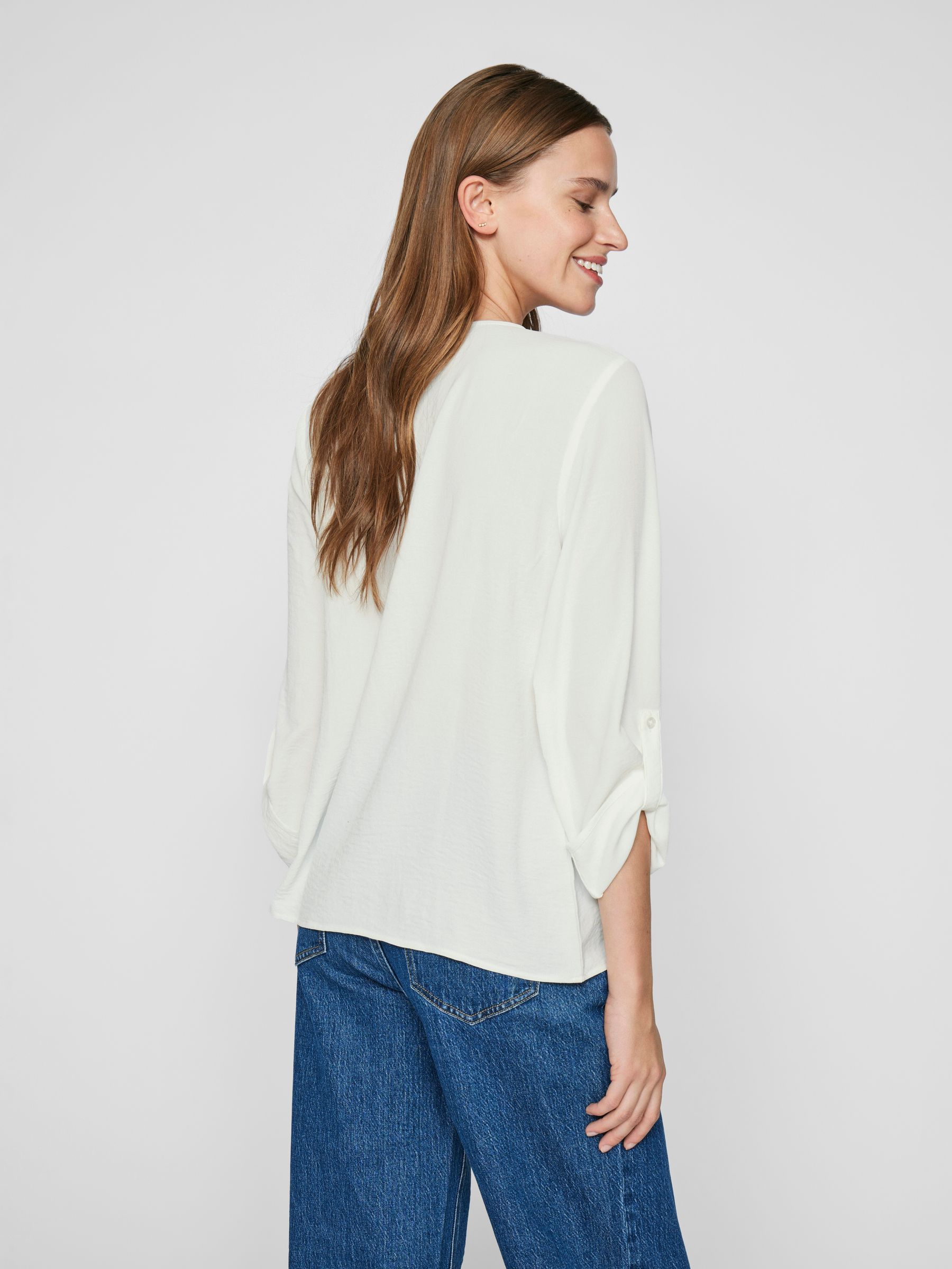 VILA_Springsummer_4641934_14102906_4.jpg Struktur Design Top mit V-Ausschnitt Crepe Bluse mit 3/4 Arm