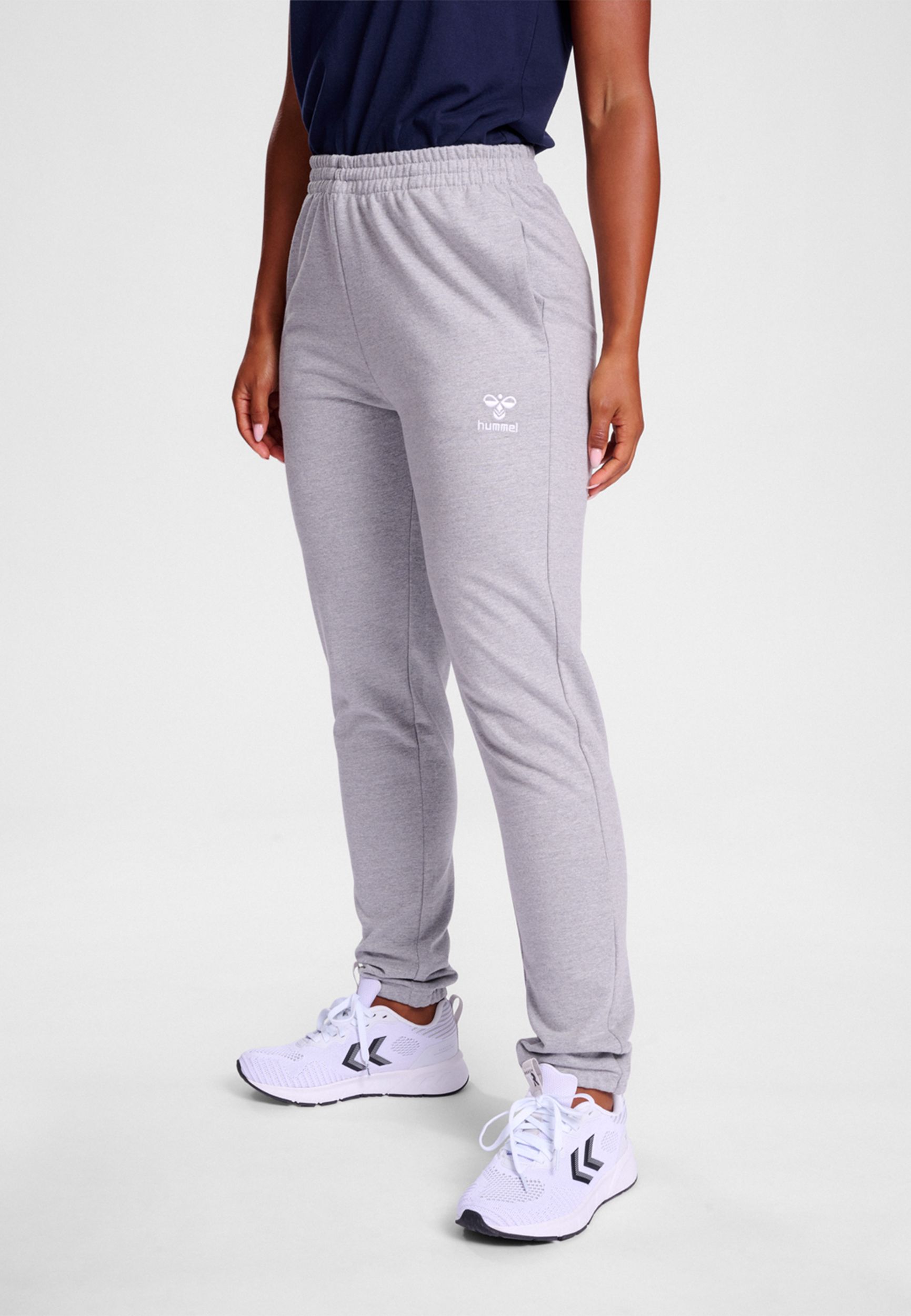 Bequeme Jogginghose Sportliches Design für Training und Freizeit. Bequeme Jogginghose Sportliches Design für Training und Freizeit.