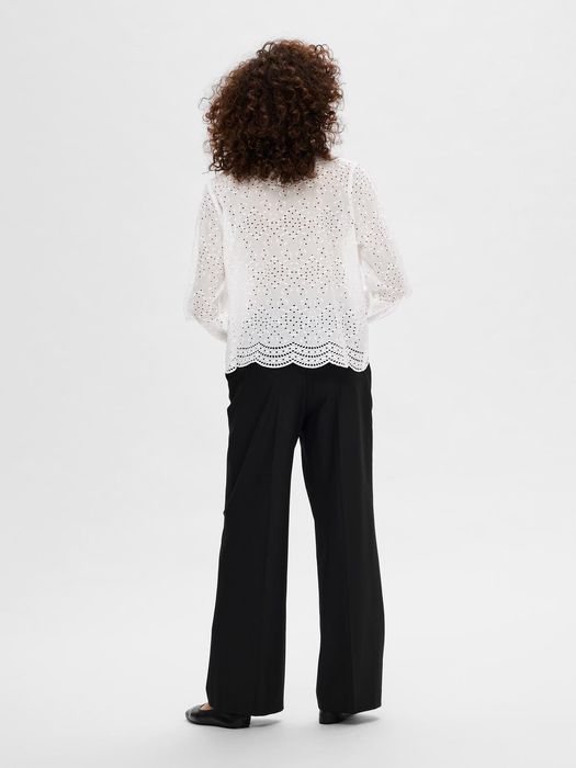 Selected Femme SELECTED FEMME Bluse mit Lochstickerei Design Feines Muschelsaum – Weiß, Bild 3