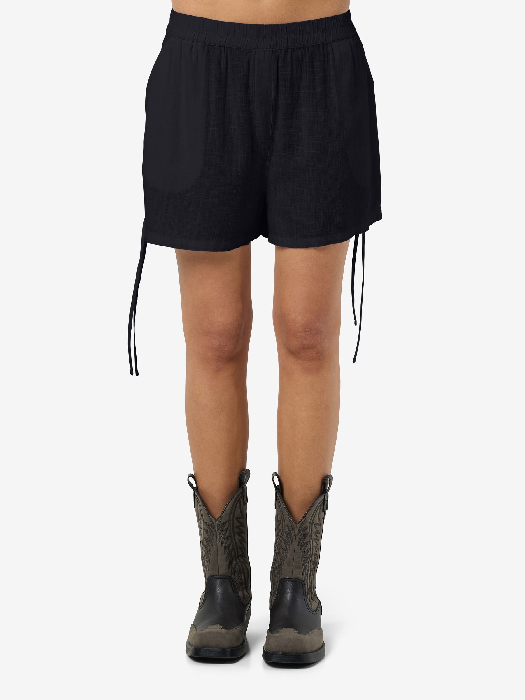NOISY-MAY_SpringSummer2025_4683101_27033020_3.jpg Leichte Shorts mit Kordelzug und elastischem Bund