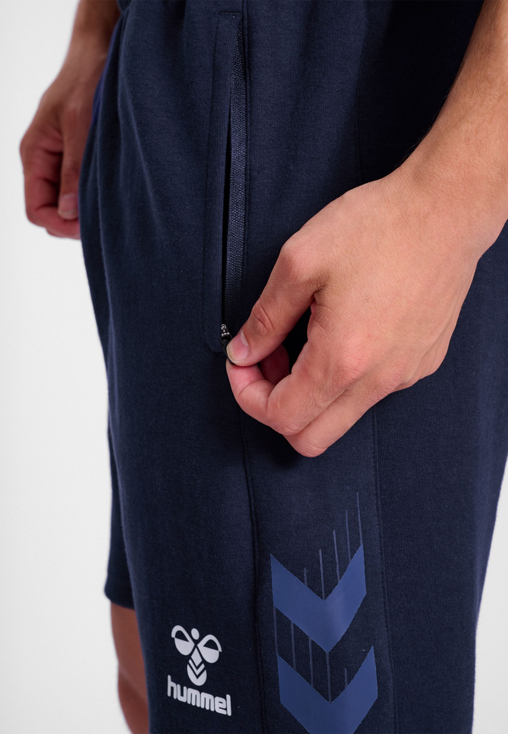 Sweatshorts mit Reißverschlusstaschen Sweatshorts mit Reißverschlusstaschen
