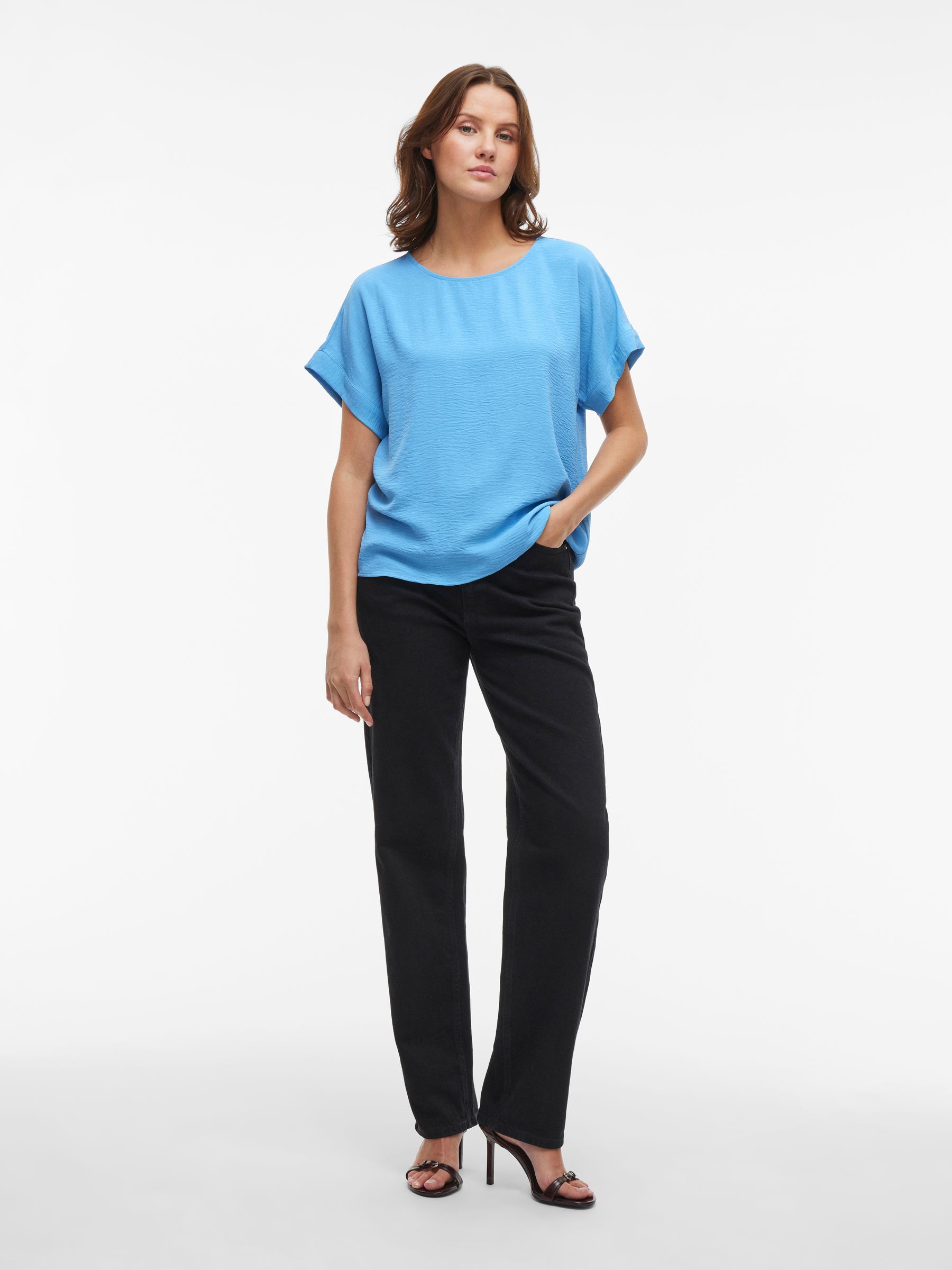 VILA_NOOS2025_4634823_14101663_4.jpg Modisches T-Shirt mit Crepe Design und Rundhalsausschnitt