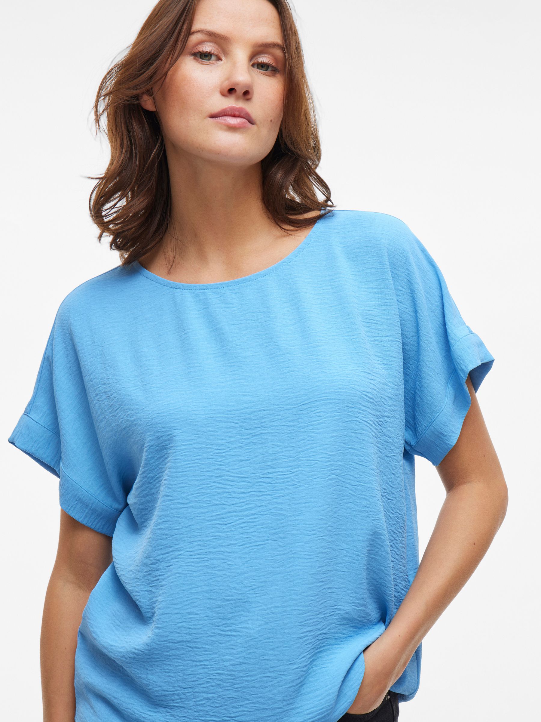 VILA_NOOS2025_4634823_14101663_6.jpg Modisches T-Shirt mit Crepe Design und Rundhalsausschnitt