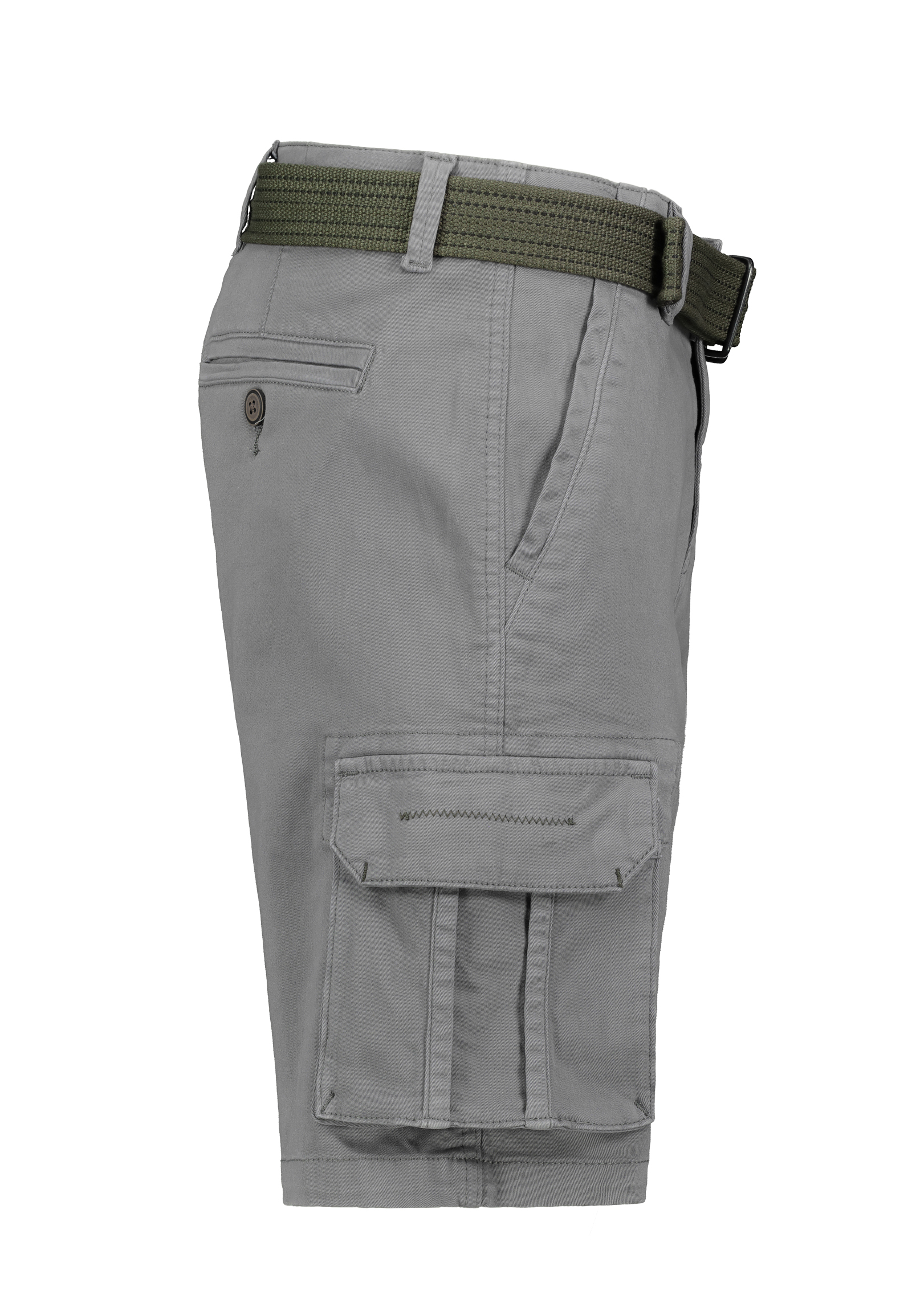 H64062BB62370KA1EN_23300_S1.jpg Kurze Cargo Shorts mit Gürtel und Chino Style