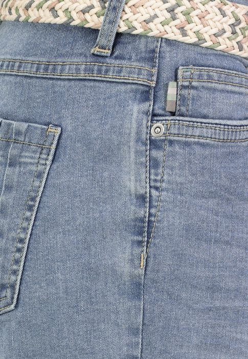 Sublevel Denim Bermuda Jeans Shorts mit Flechtgürtel und Umschlag – Hellblau, Bild 5