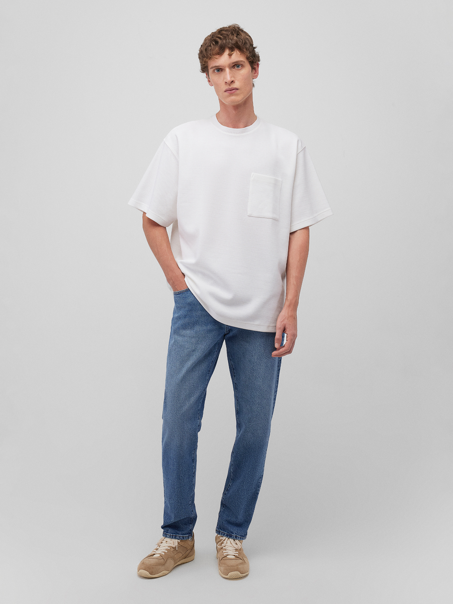 Mavi_25Spring1_sugar-swizzle_0612492-83043.jpg Oversize T-Shirt mit Brusttasche und Rundhalsausschnitt