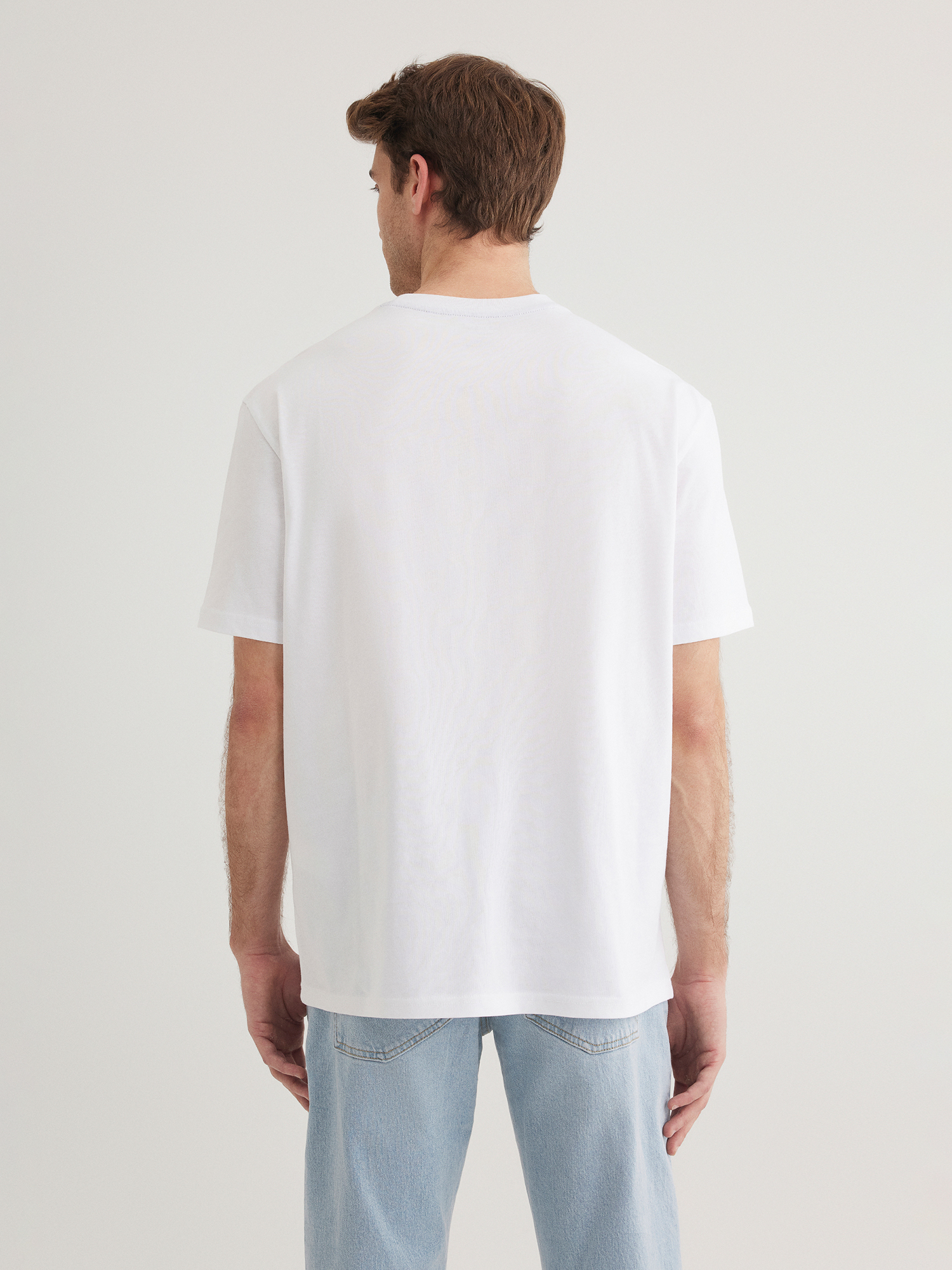 Mavi_25Spring1_white_067074-620_2.jpg Rundhals-T-Shirt mit markantem Brustlogo
