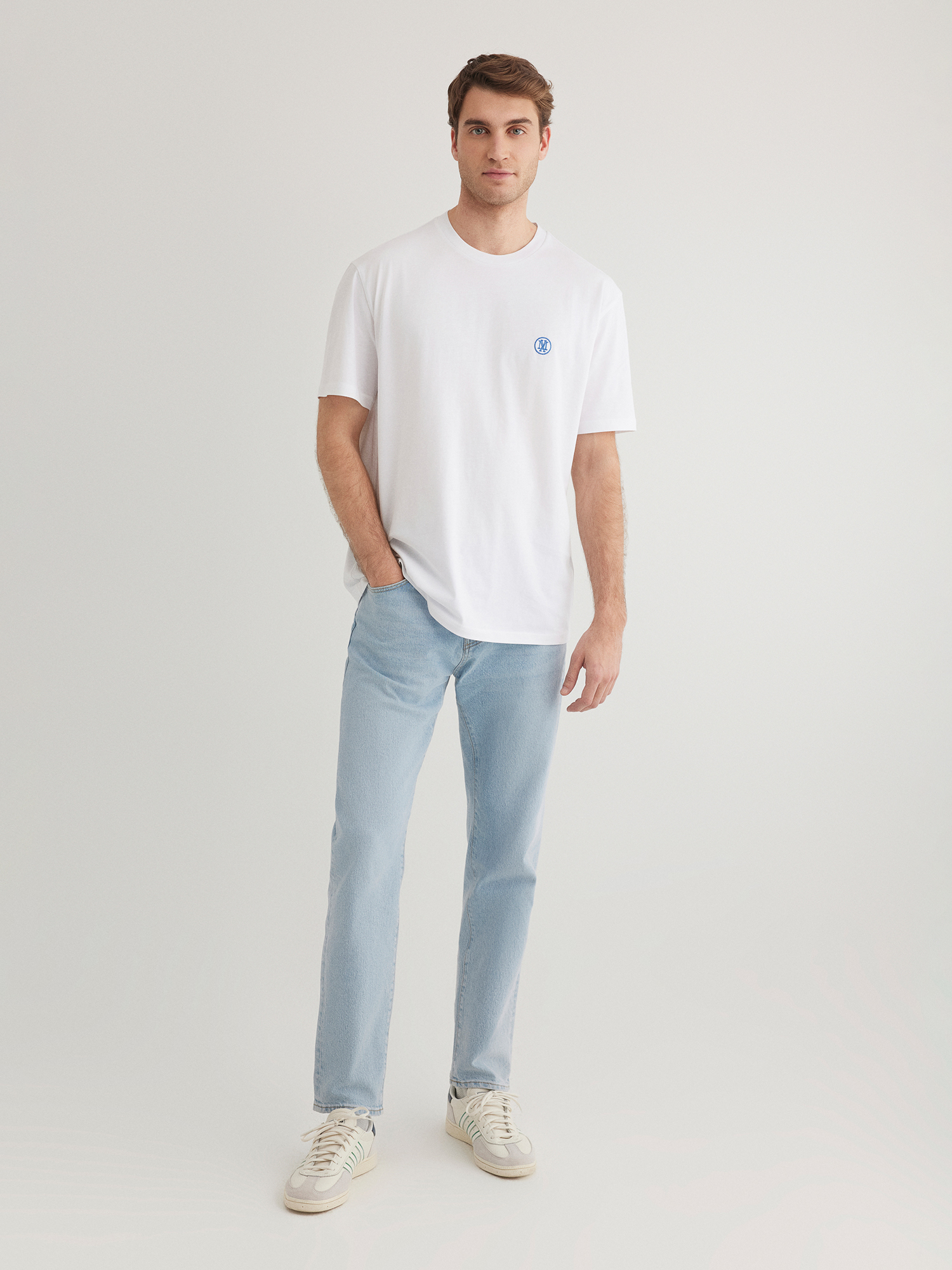 Mavi_25Spring1_white_067074-620.jpg Rundhals-T-Shirt mit markantem Brustlogo
