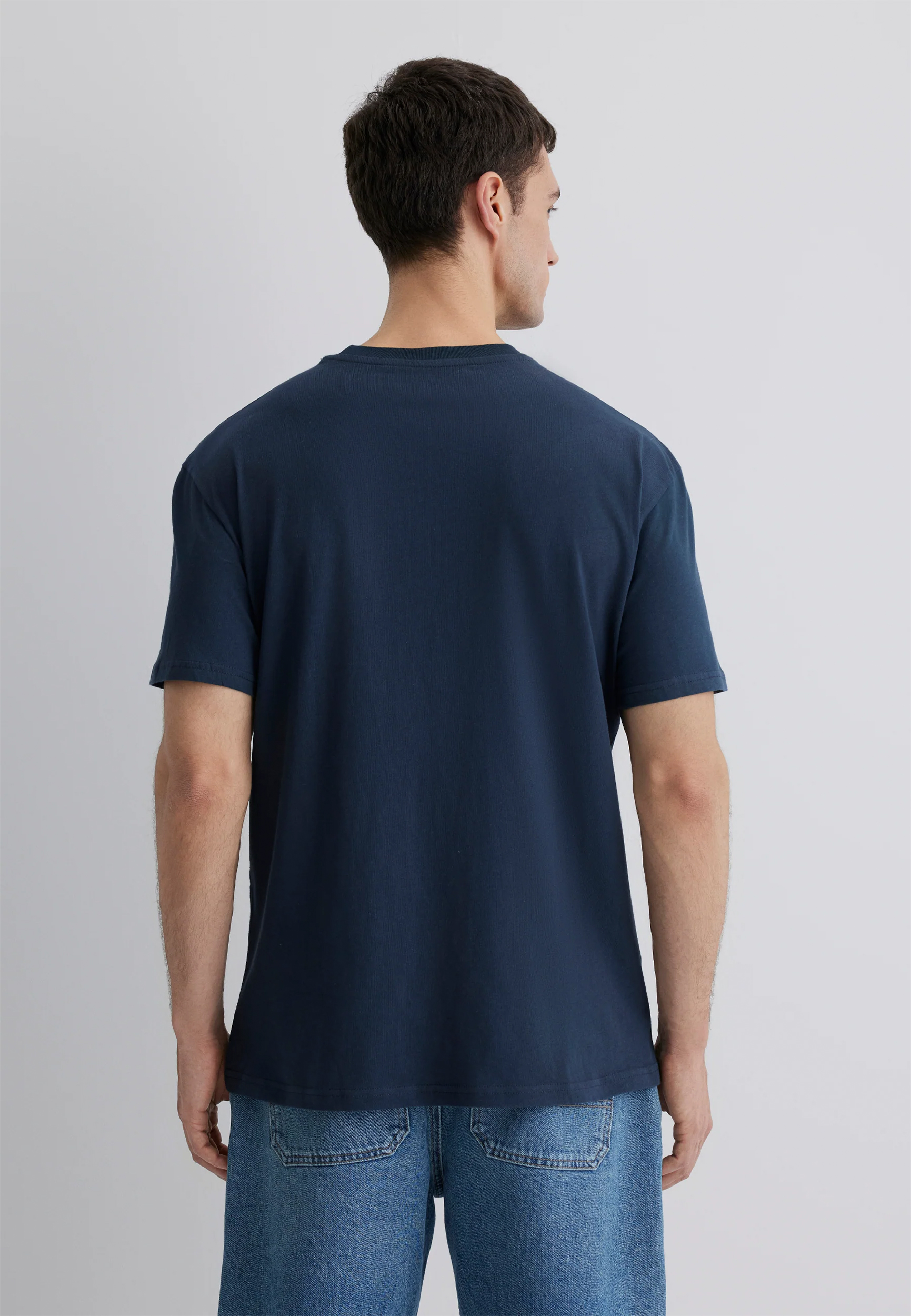 Rundhals-T-Shirt mit markantem Brustlogo Rundhals-T-Shirt mit markantem Brustlogo