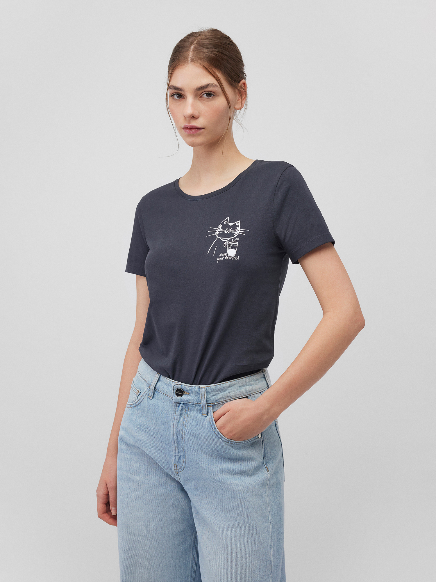 Mavi_25Spring1_phantom_1612958-86952_3.jpg Kurzarm T-Shirt mit Motiv Print und Rundhalsausschnitt