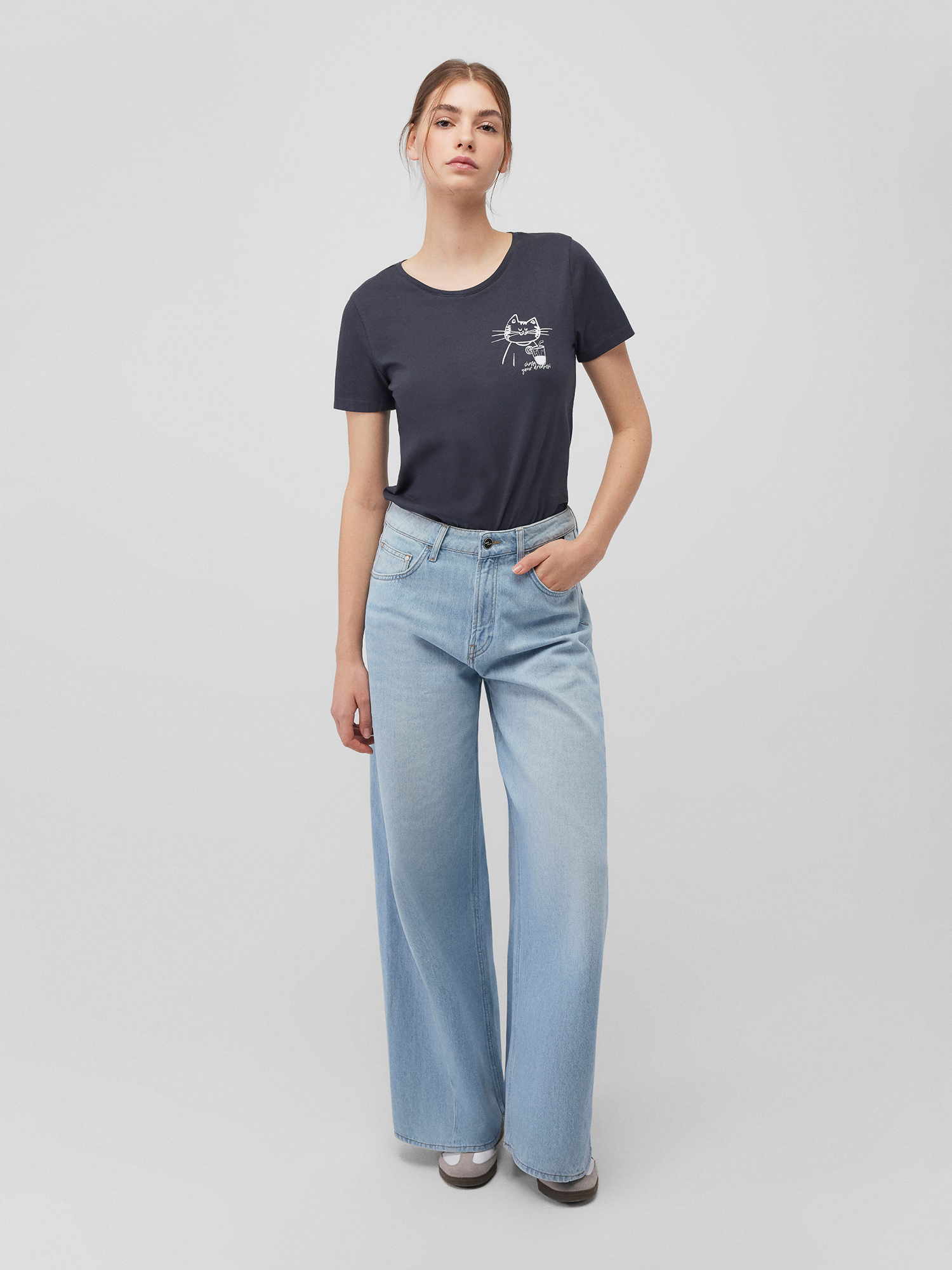 Mavi_25Spring1_phantom_1612958-86952.jpg Kurzarm T-Shirt mit Motiv Print und Rundhalsausschnitt