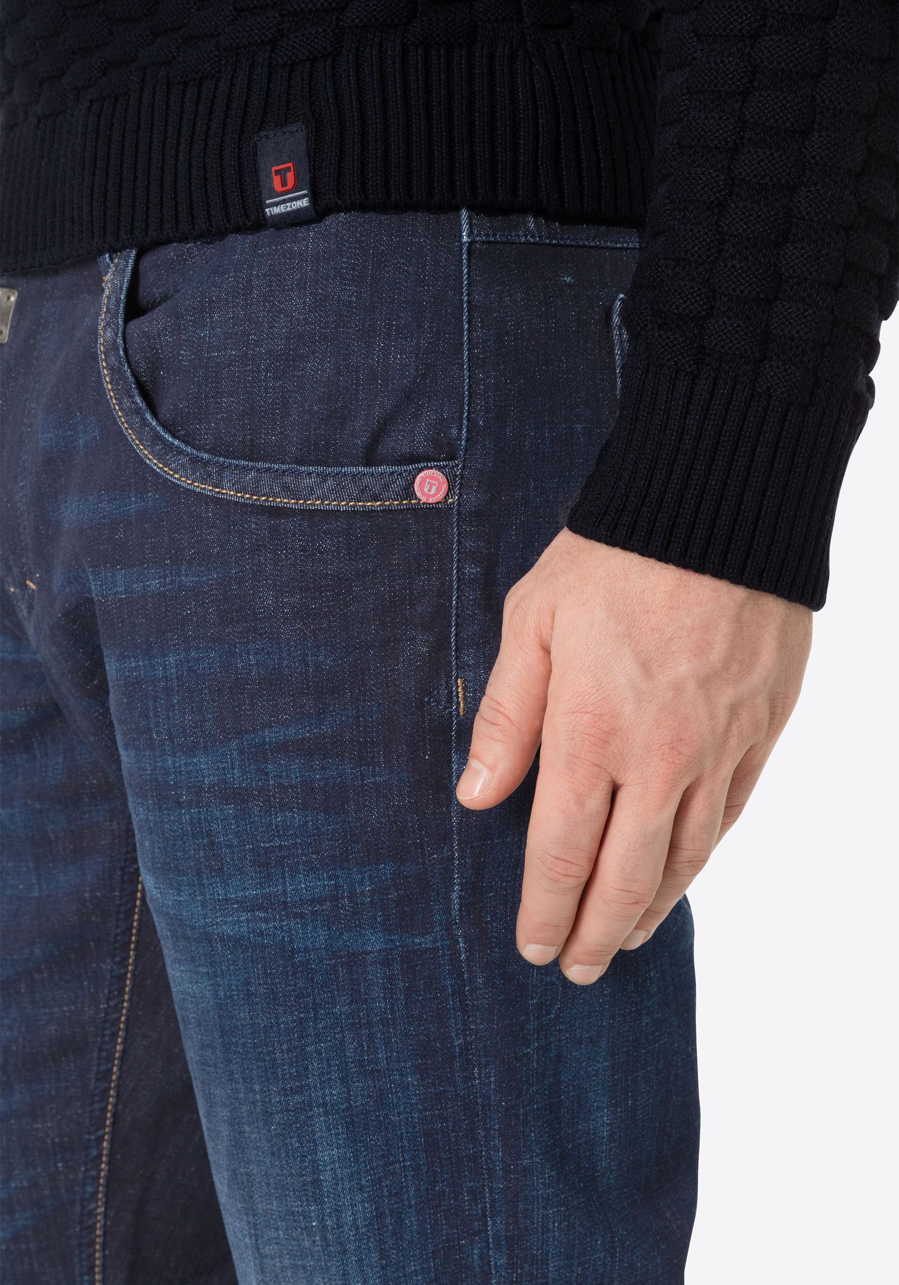 TIMEZONE-Gmb_FW24_3826_27-10081-00-3230_5.jpg Herrenjeans mit geradem Schnitt und Taschen