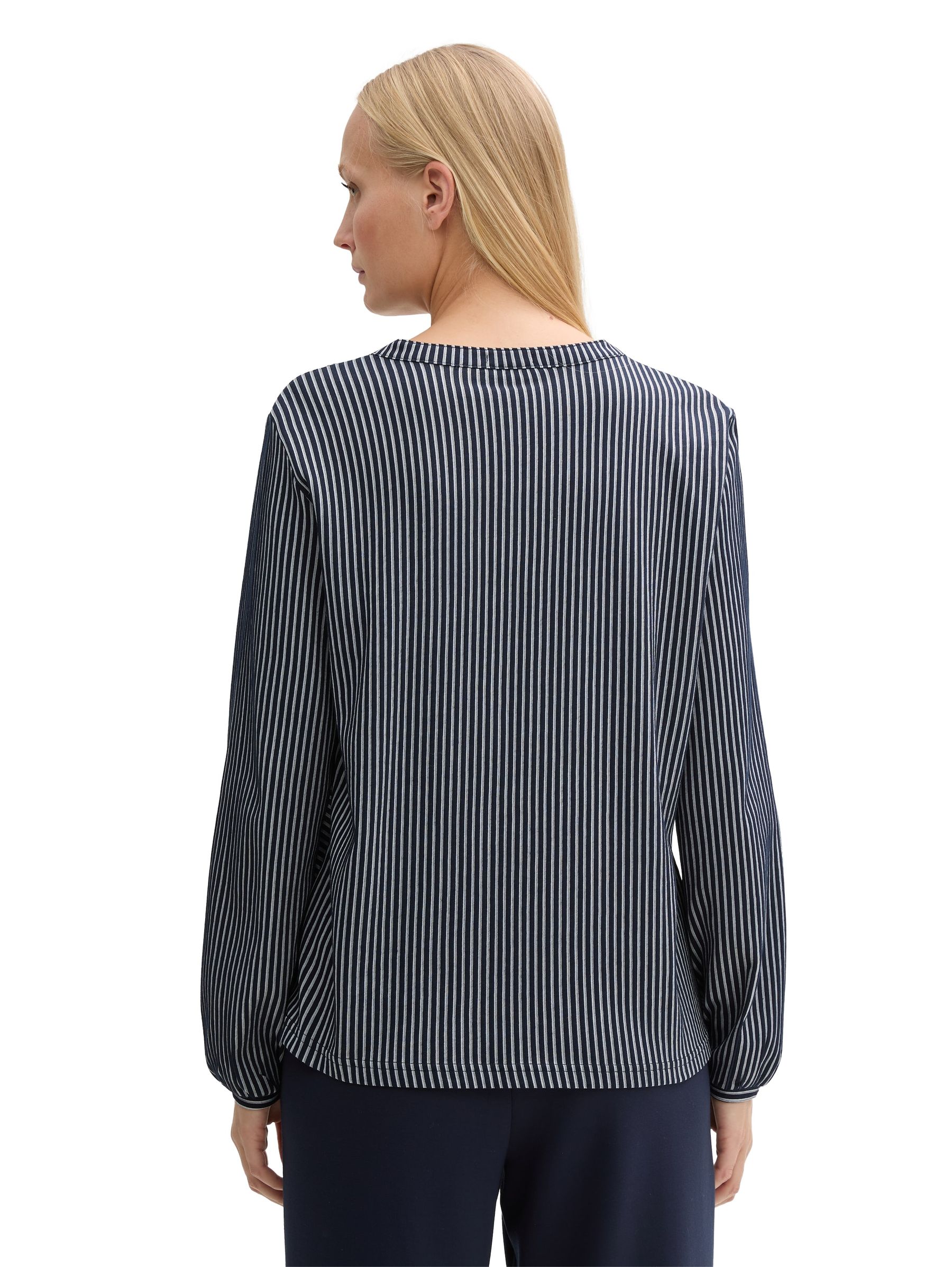 Tom-Tailor_202506_37471_1040546_3.jpg Langärmlige Bluse mit V-Ausschnitt und feinen Streifen