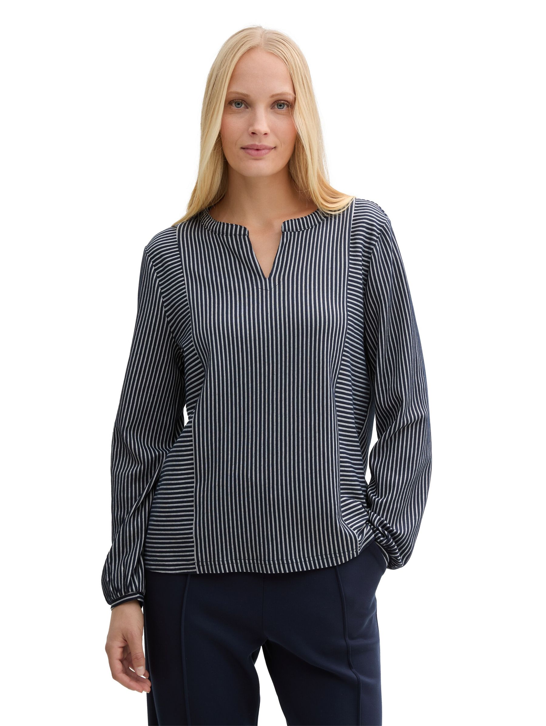 Tom-Tailor_202506_37471_1040546_5.jpg Langärmlige Bluse mit V-Ausschnitt und feinen Streifen
