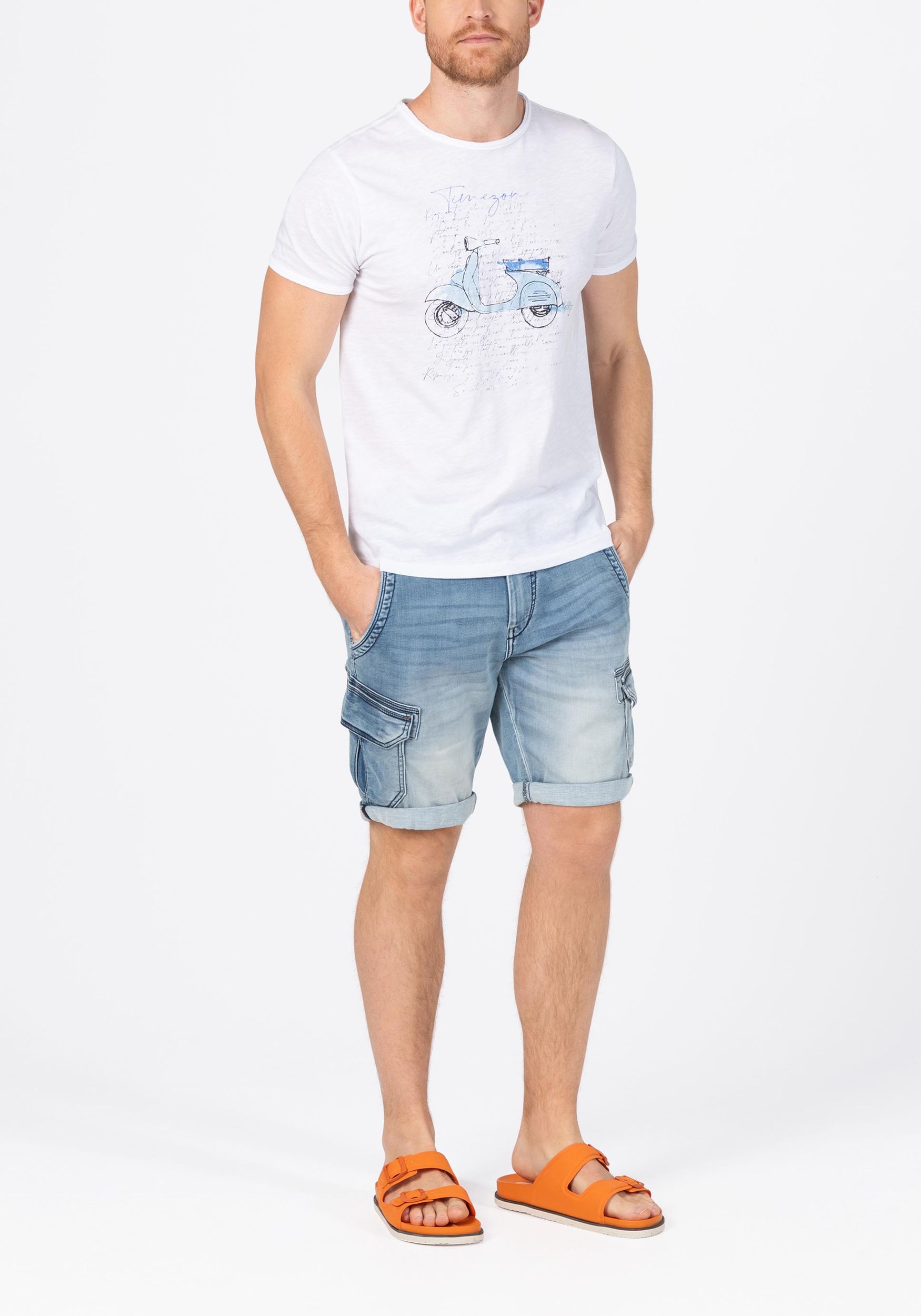 TIMEZONE-Gmb_SS25_3676_25-10021-40-3058_6.jpg Jeansshorts mit Cargotaschen und Umschlag