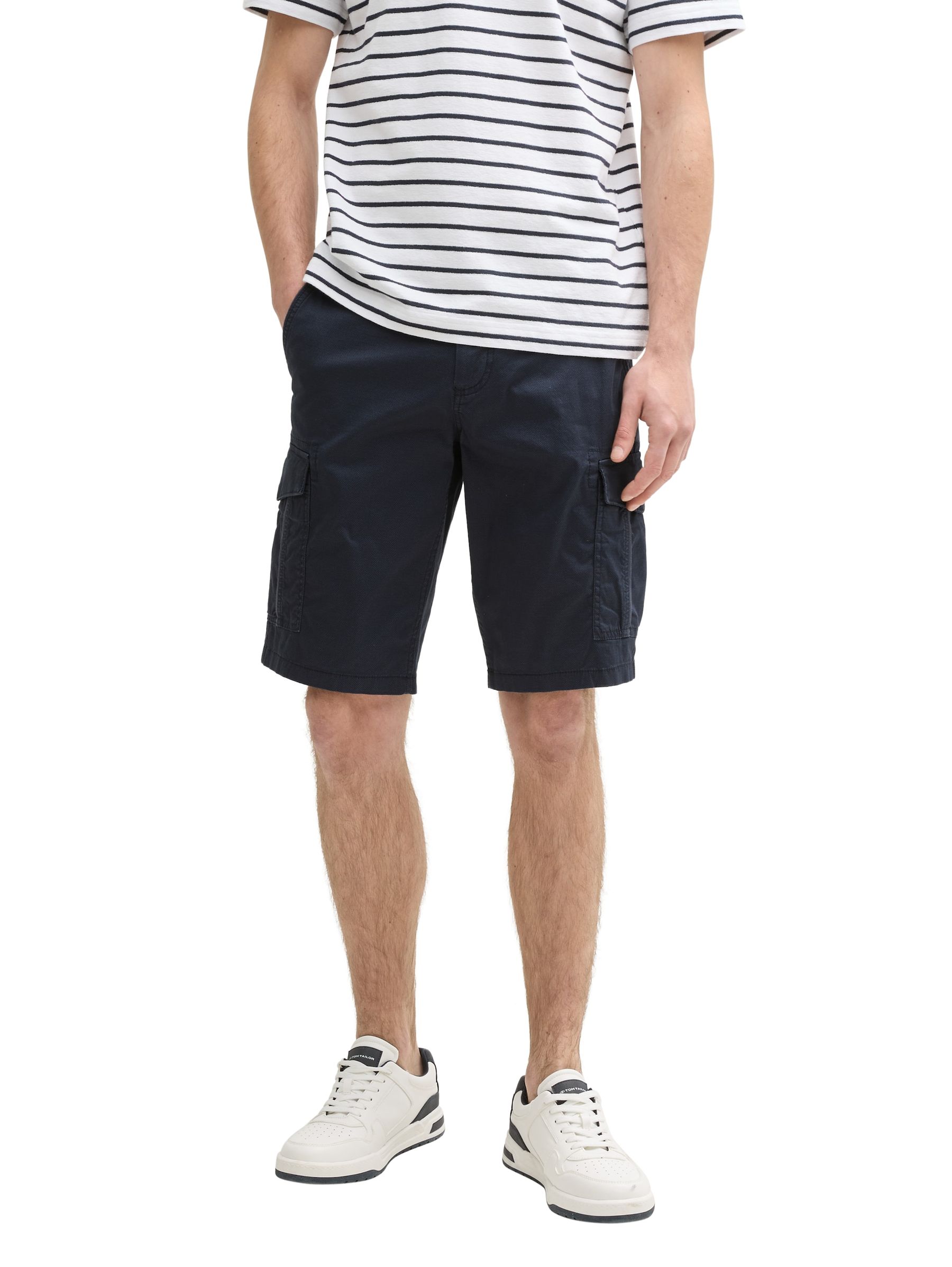 Tom-Tailor_202506_37213_1044709_2.jpg Cargo-Bermudashorts mit Taschen Chino Shorts