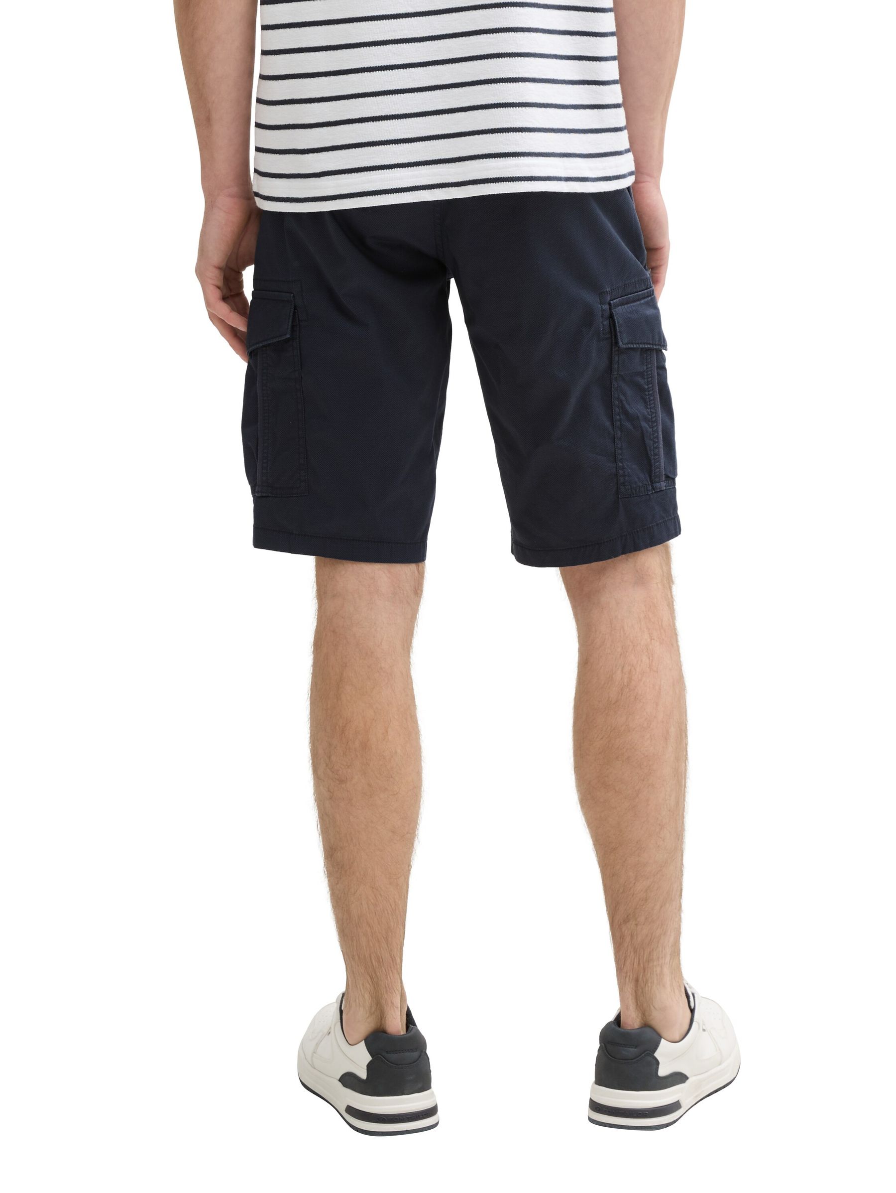 Tom-Tailor_202506_37213_1044709_3.jpg Cargo-Bermudashorts mit Taschen Chino Shorts
