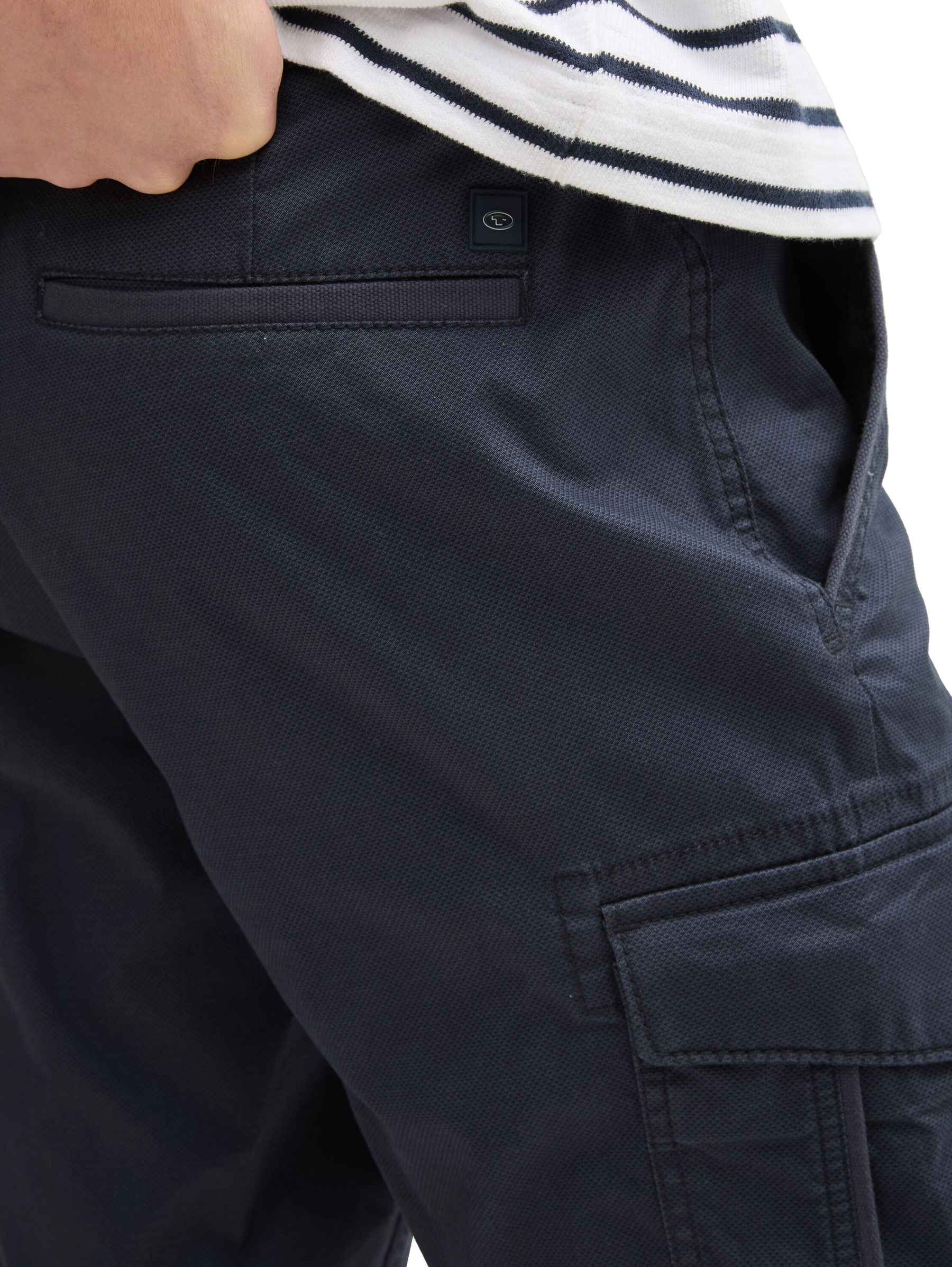 Tom-Tailor_202506_37213_1044709_4.jpg Cargo-Bermudashorts mit Taschen Chino Shorts
